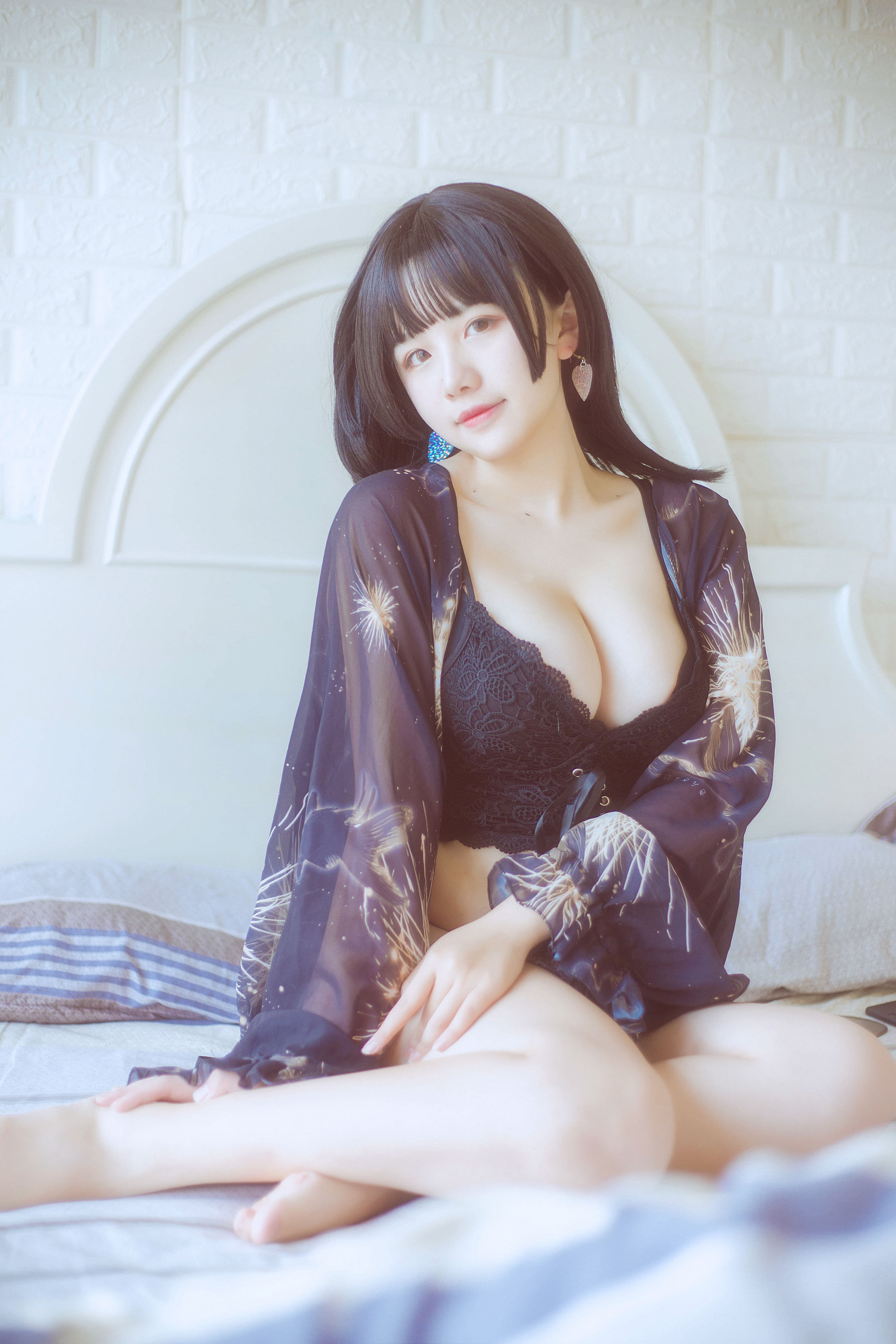 [福利COS] 阿半今天很开心 - 黑色吊带第5张