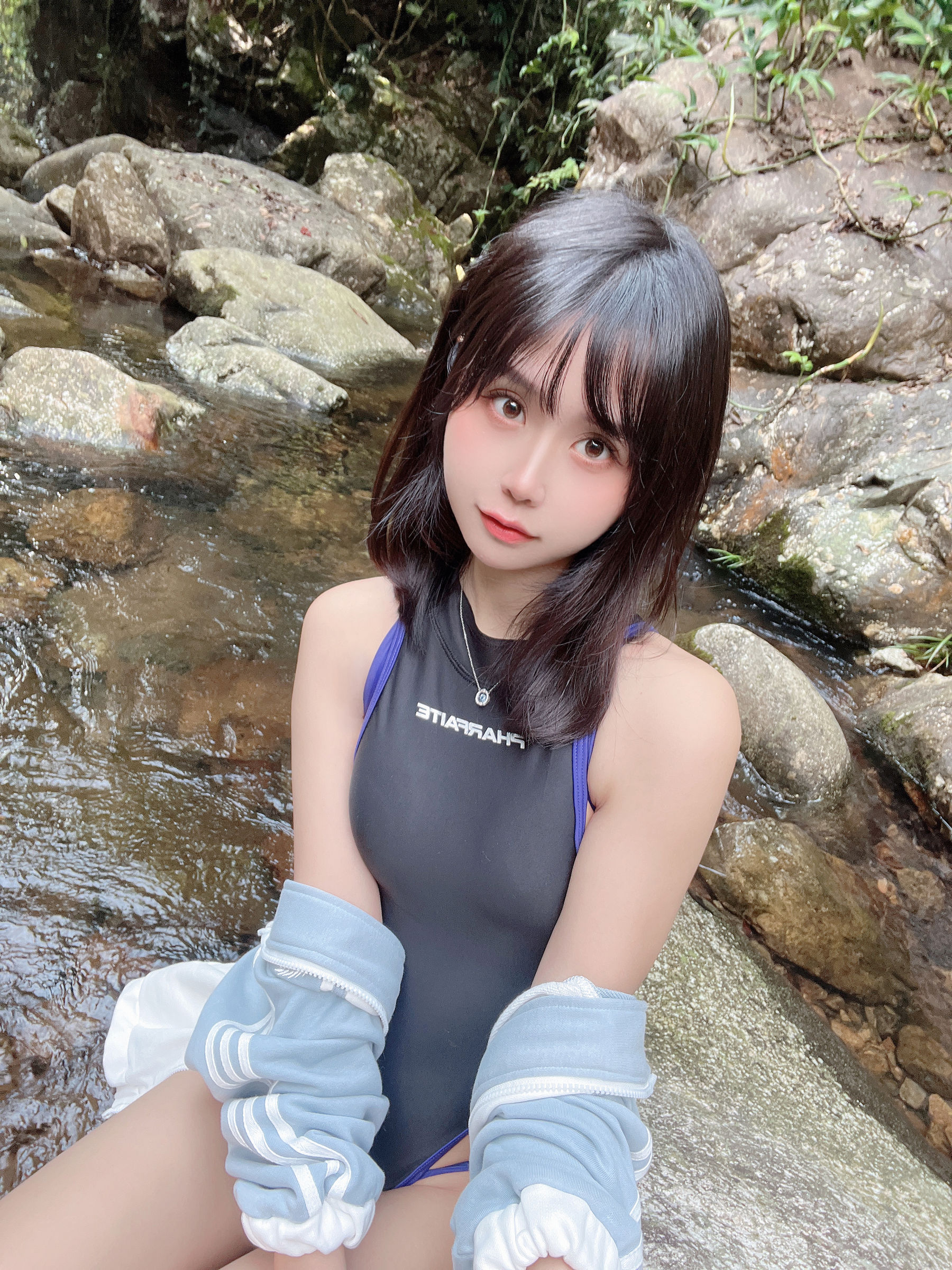 [福利COS] 阳光美少女萌芽儿o0 × 琪鸽 - 百合竞技泳衣第27张