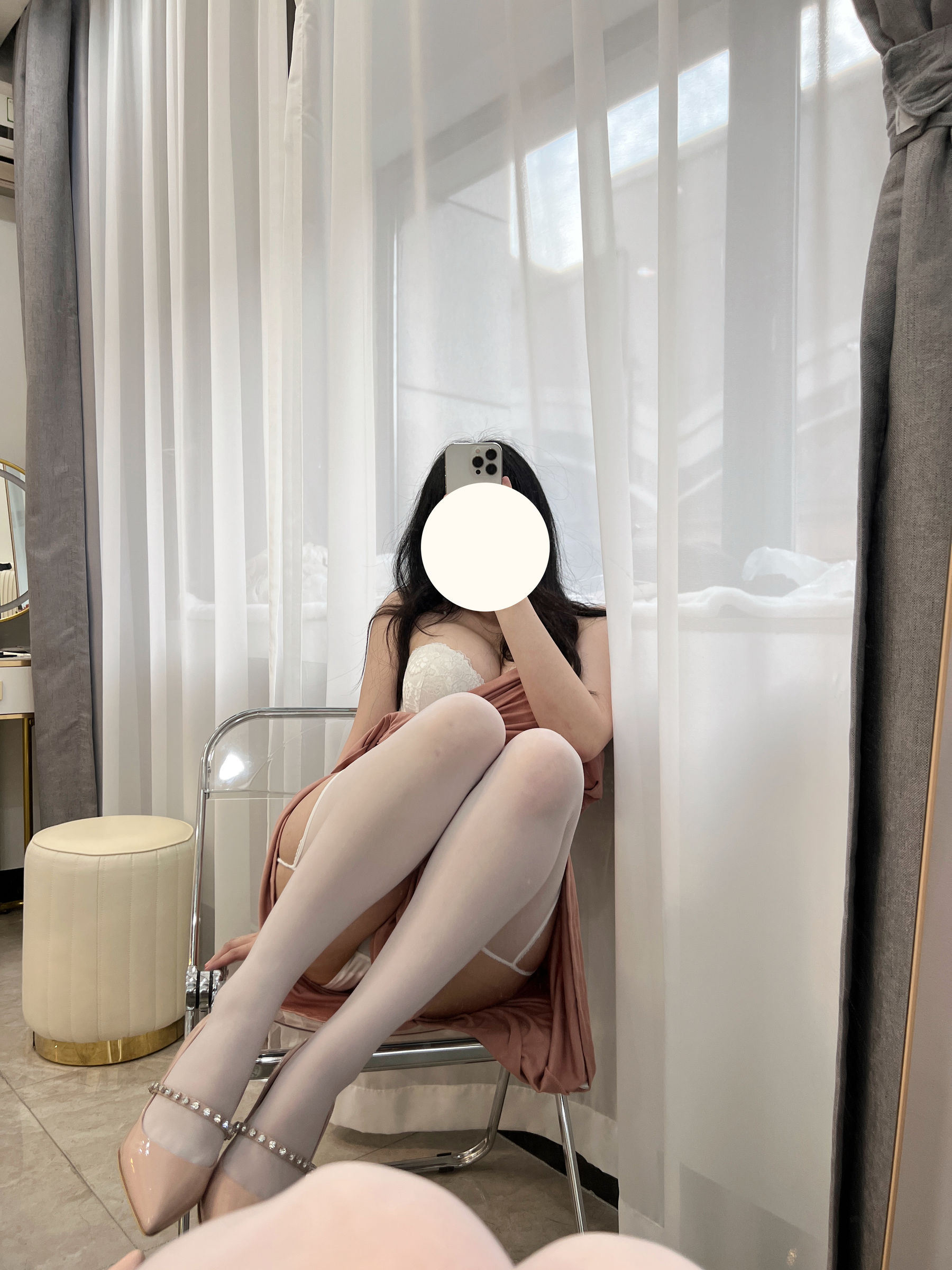 [福利COS] 蜜桃少女是依酱呀 - 人妻第10张