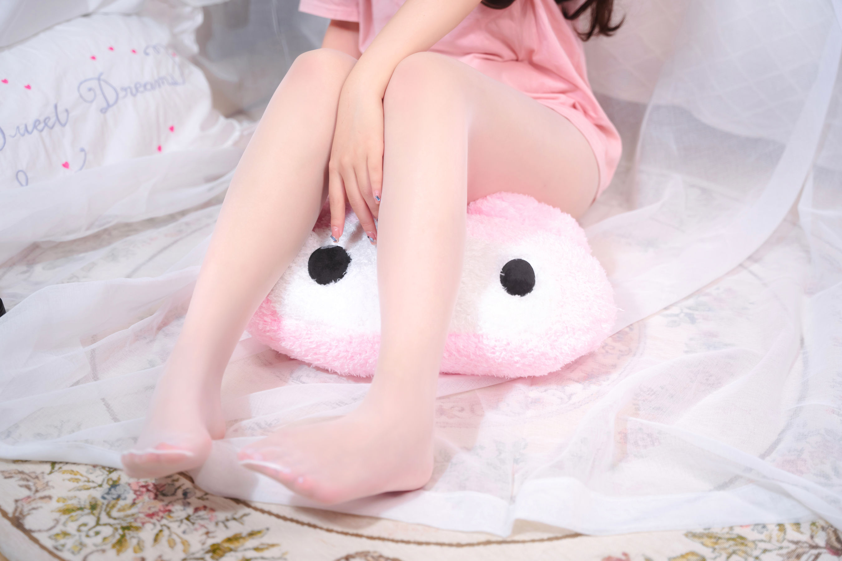 [福利COS] eloise软软 - 乖乖的白丝第1张