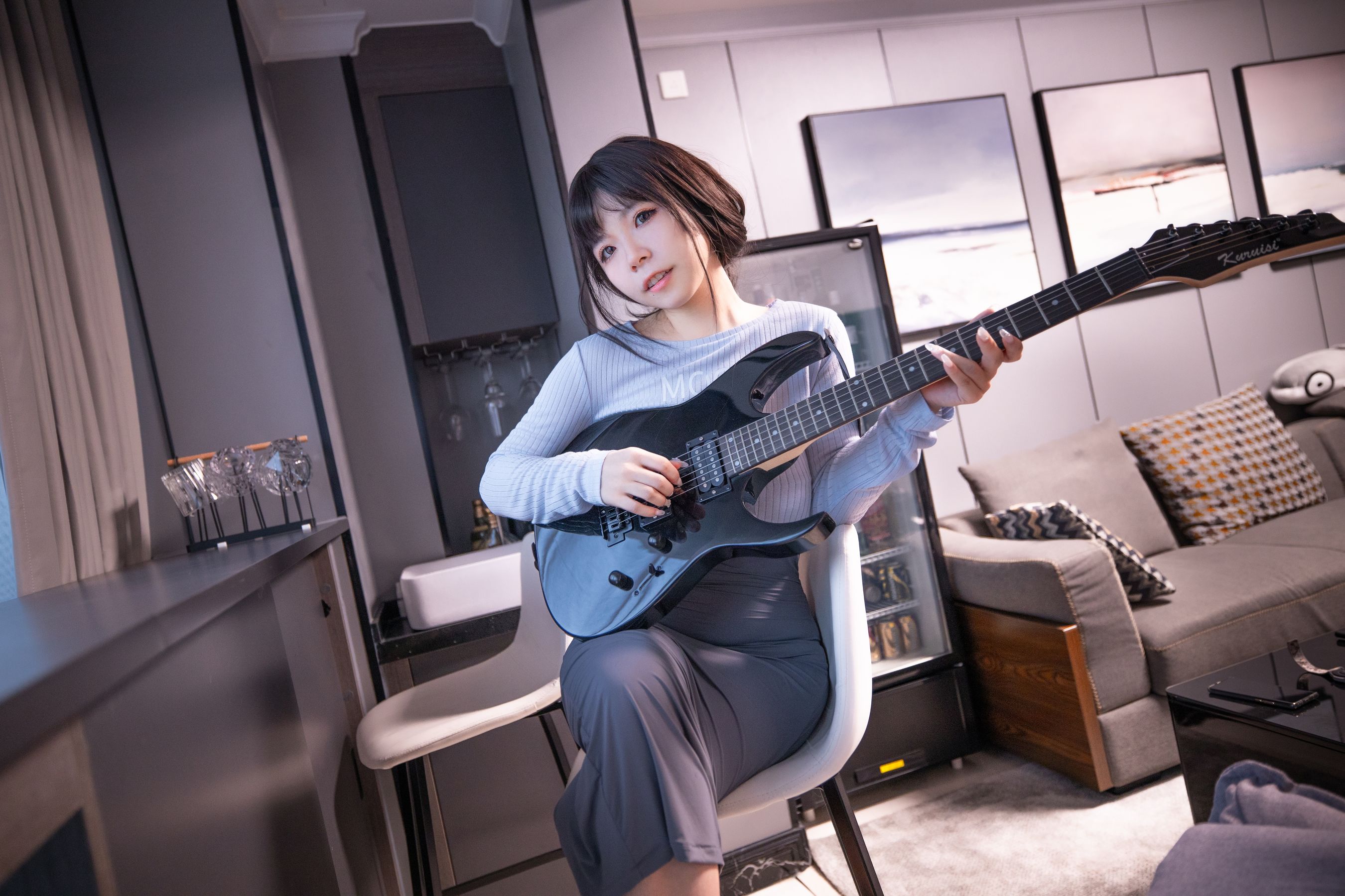 [福利COS] 自闭颜球球(无颜小天使wy) - 吉他妹妹2.0第1张