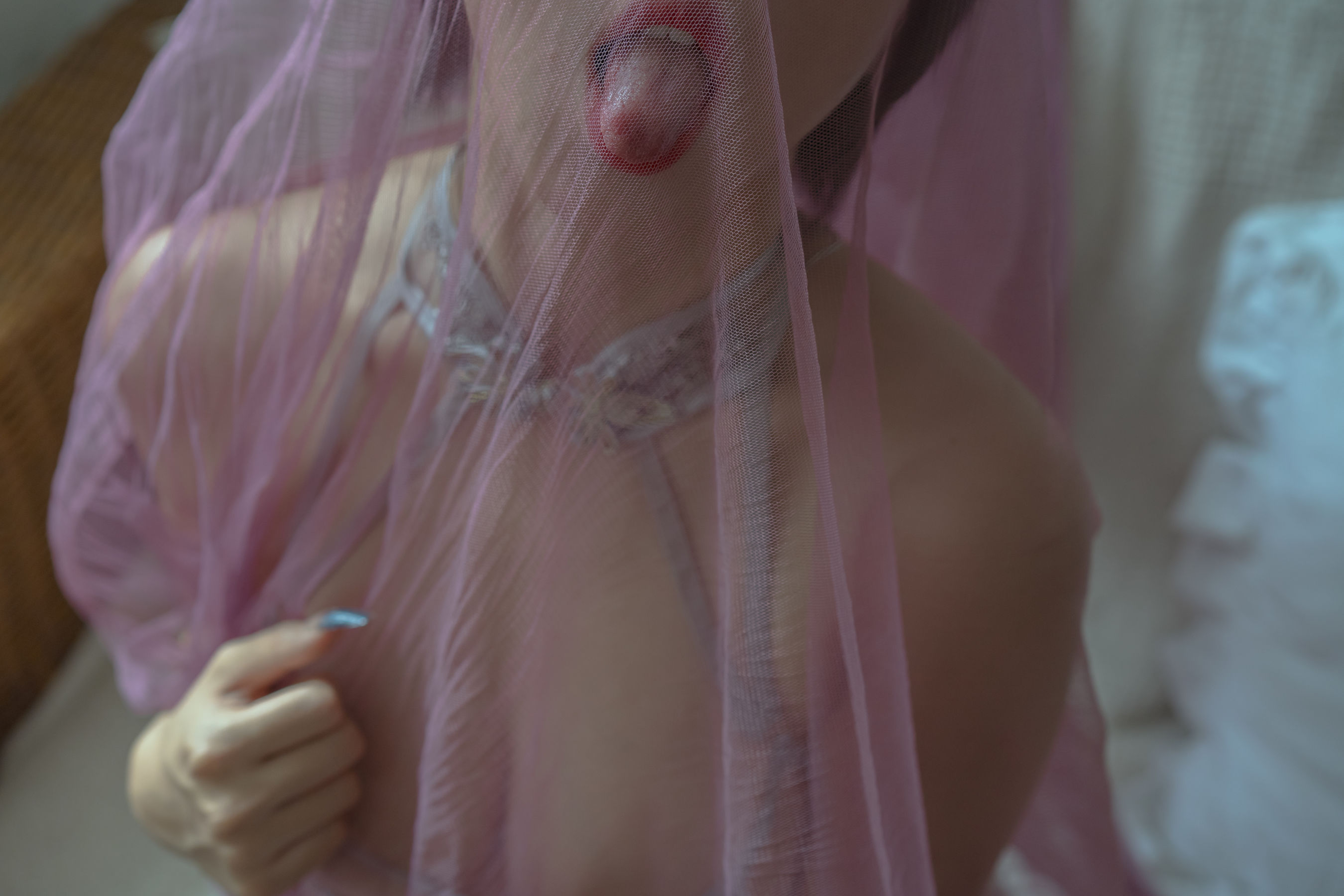 [福利COS] 云溪溪 - 奶桃 暧昧第17张