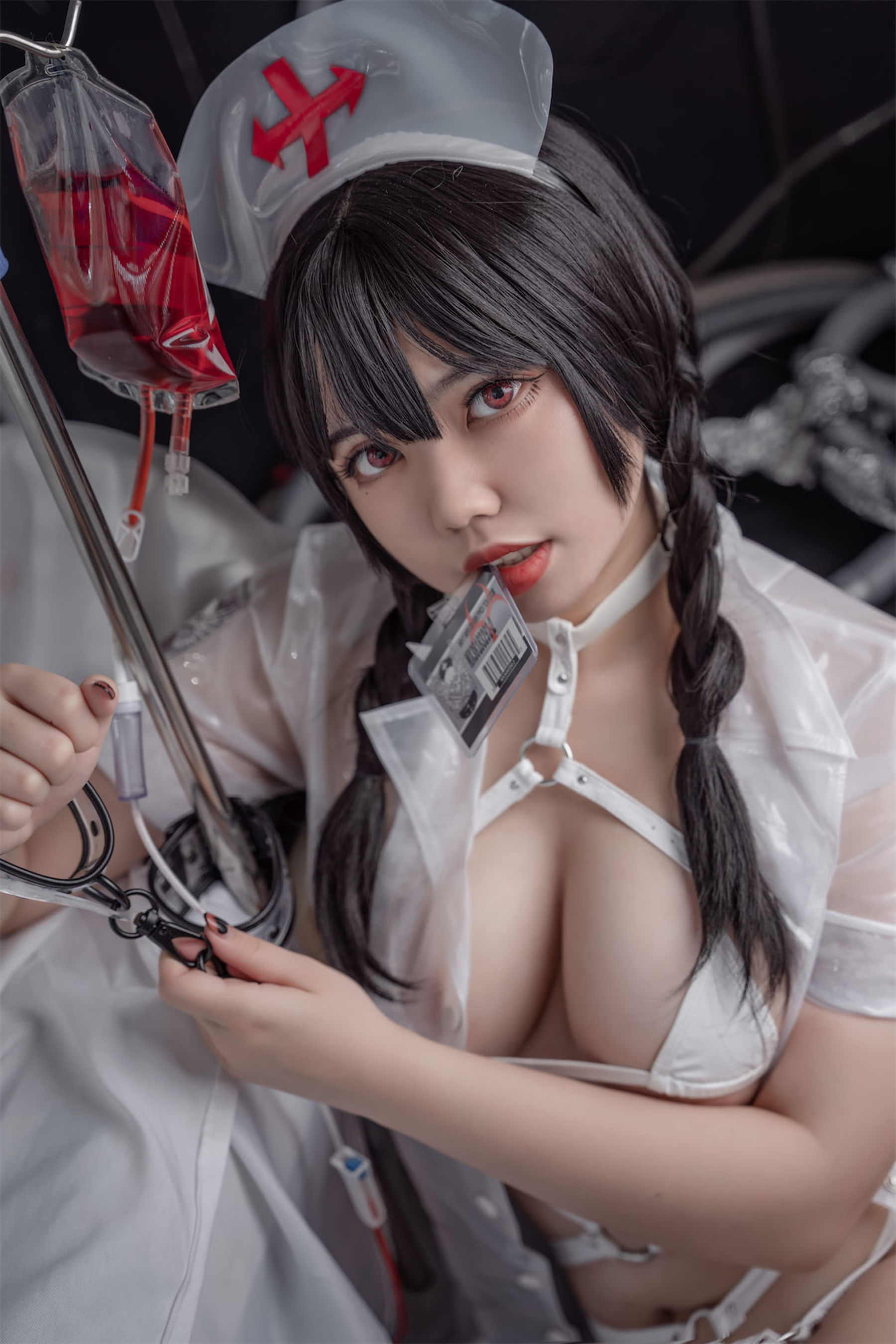 [福利COS] 啊日日_Ganlory - 未来白色护士第15张