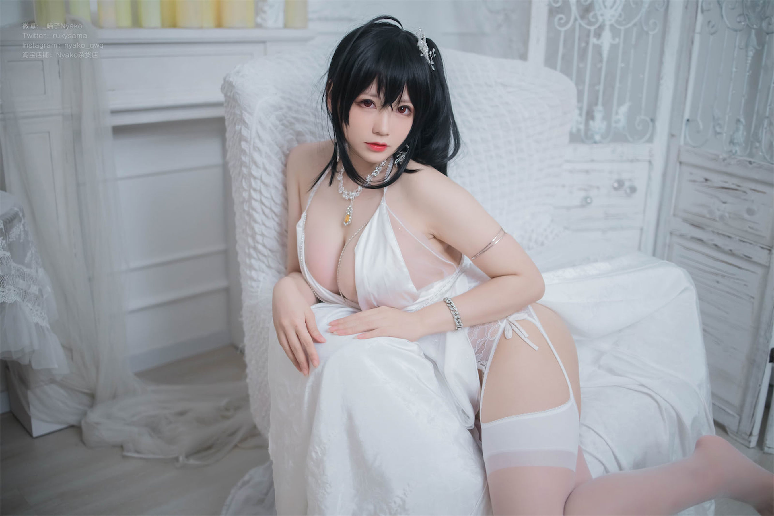 [福利COS] 萌妹子Nyako喵子 - 大凤纯白婚纱第13张