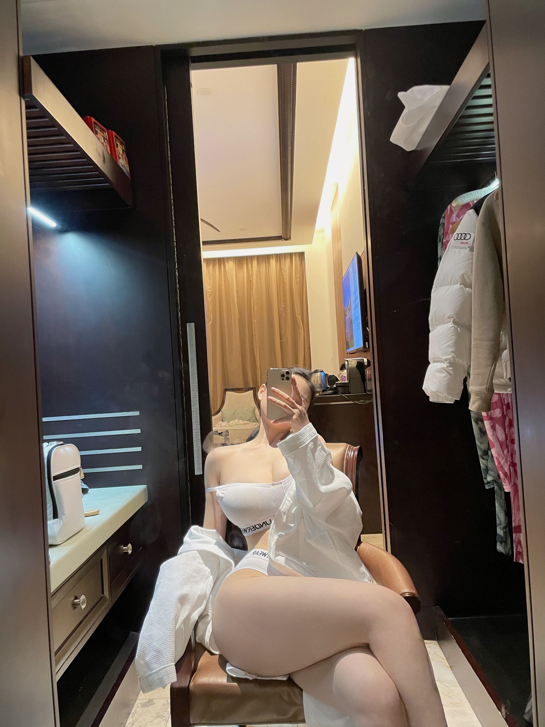 [福利COS] 美臀女神左公子666 微密圈VIP付费私拍美照合集2第1张