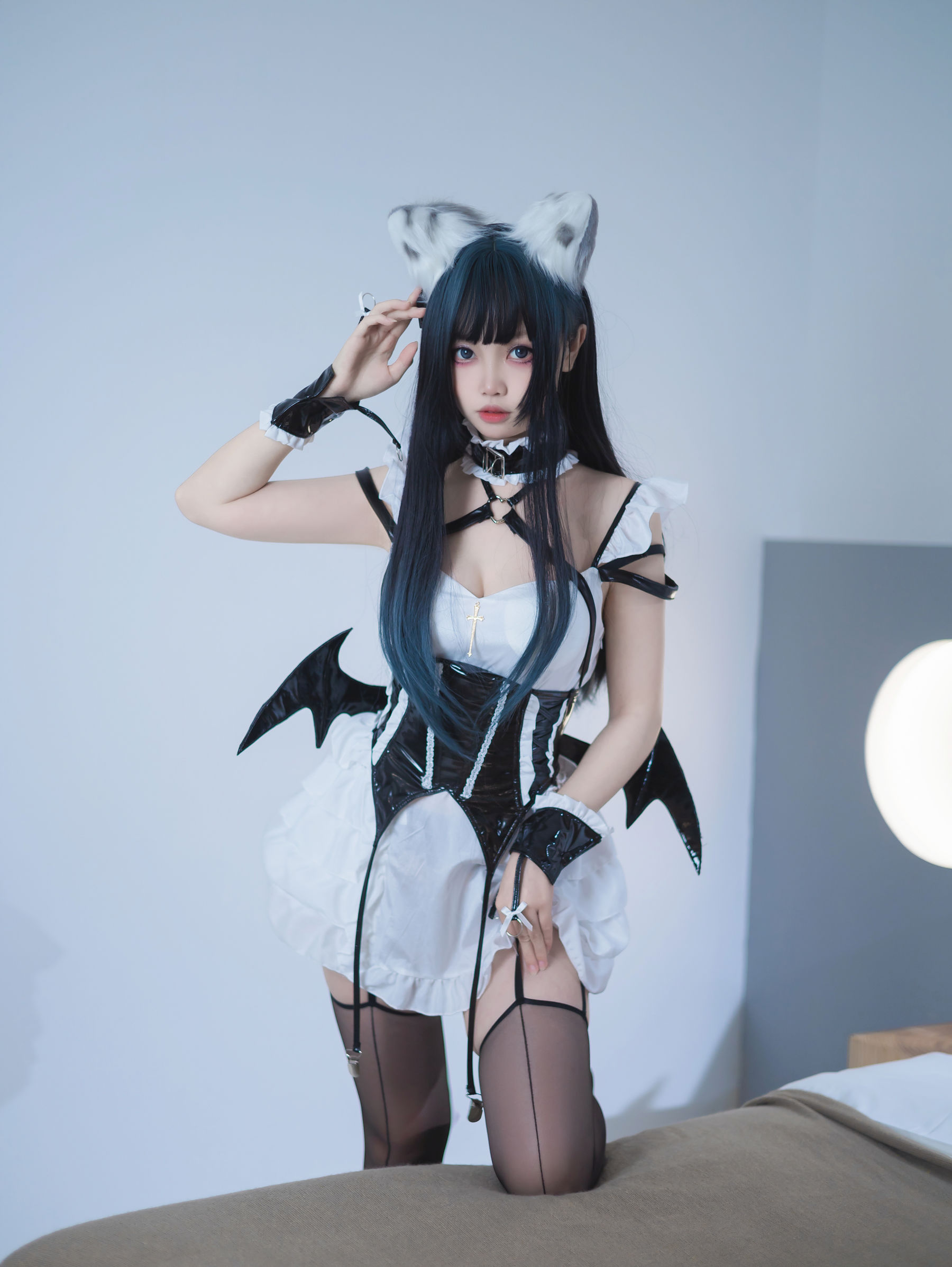 [福利COS] 洛桑w伊梓 - 猫耳小恶魔第1张