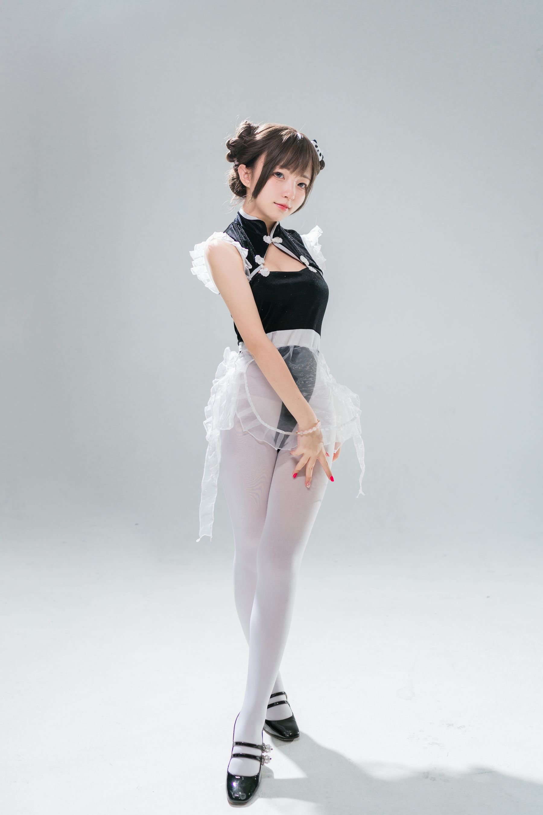 [福利COS] 花铃 - 小熊猫女仆第1张