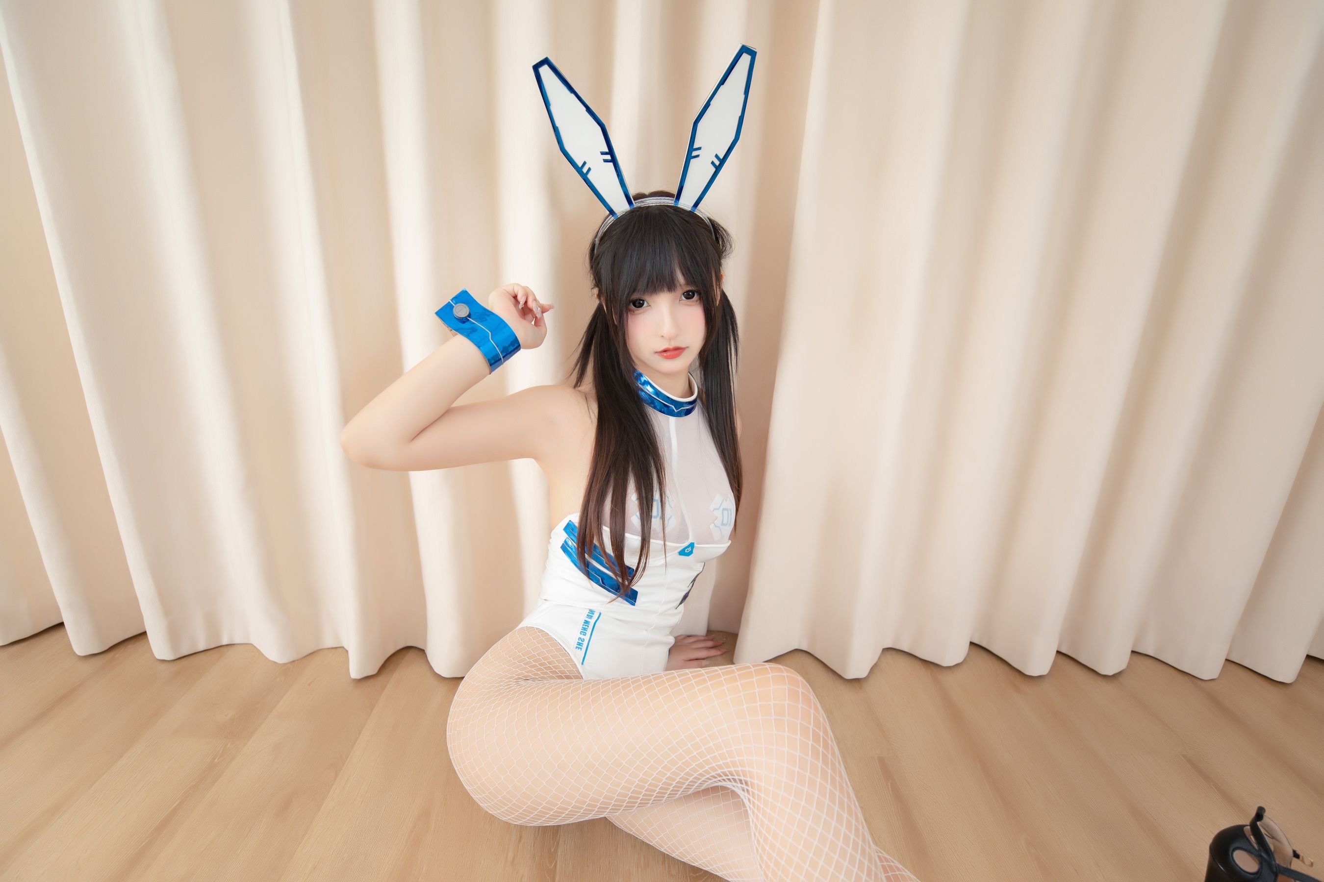 [福利COS] 萝莉神楽板真冬 之赛博战兔第23张