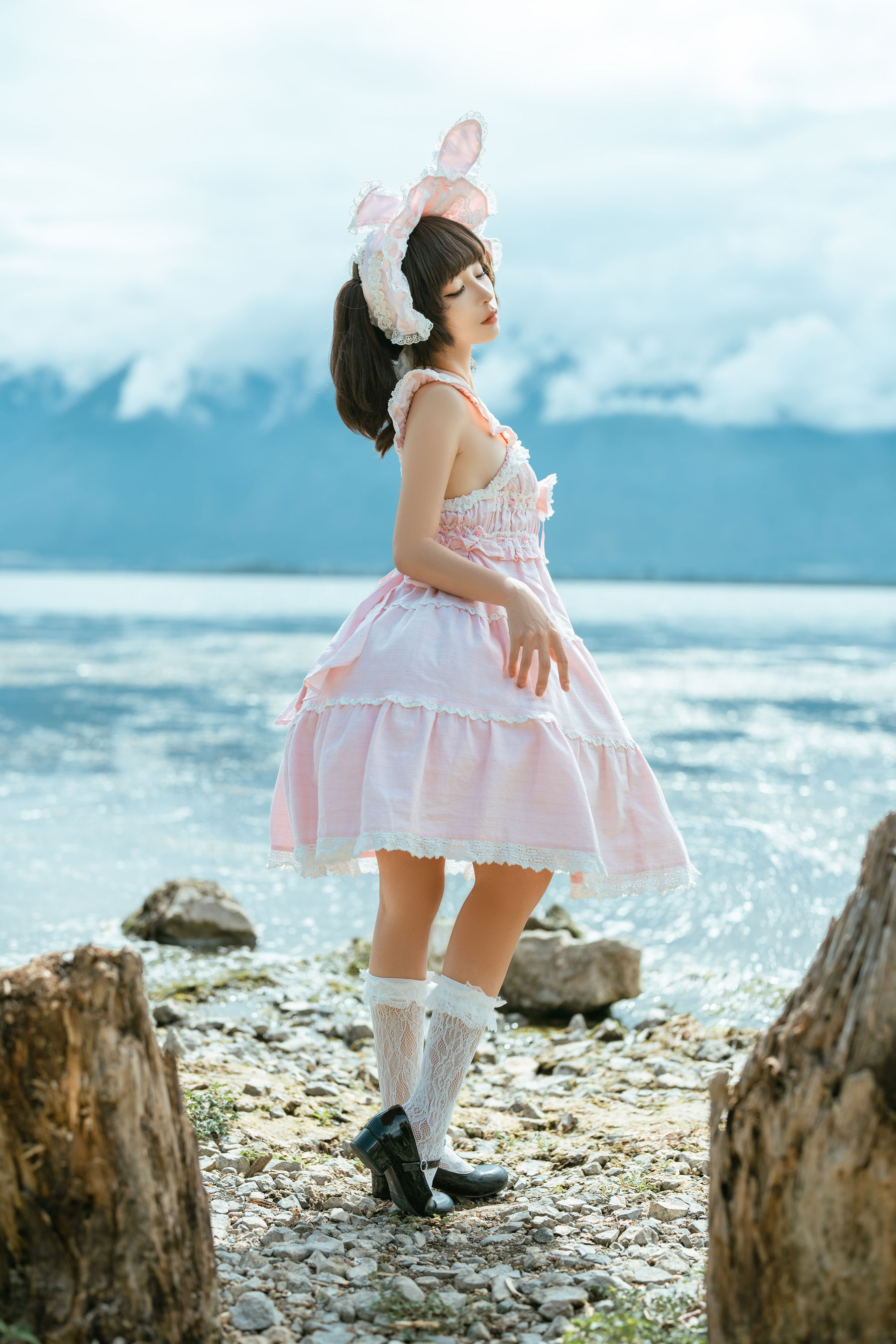 动漫博主蠢沫沫 - 湖边的少女第3张