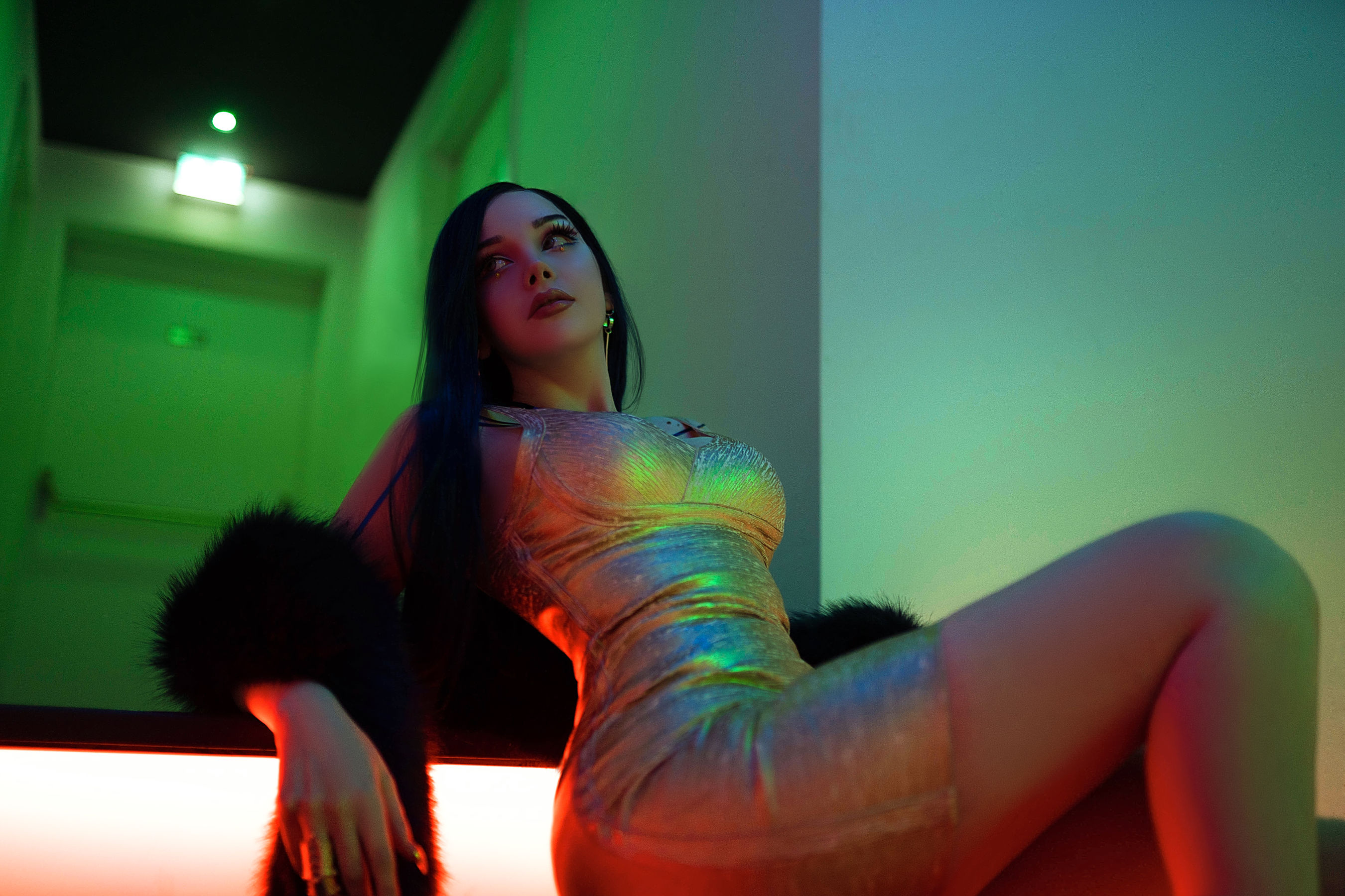 [COS福利] 国外美女SayaTheFox - Cyberpunk Dress第3张