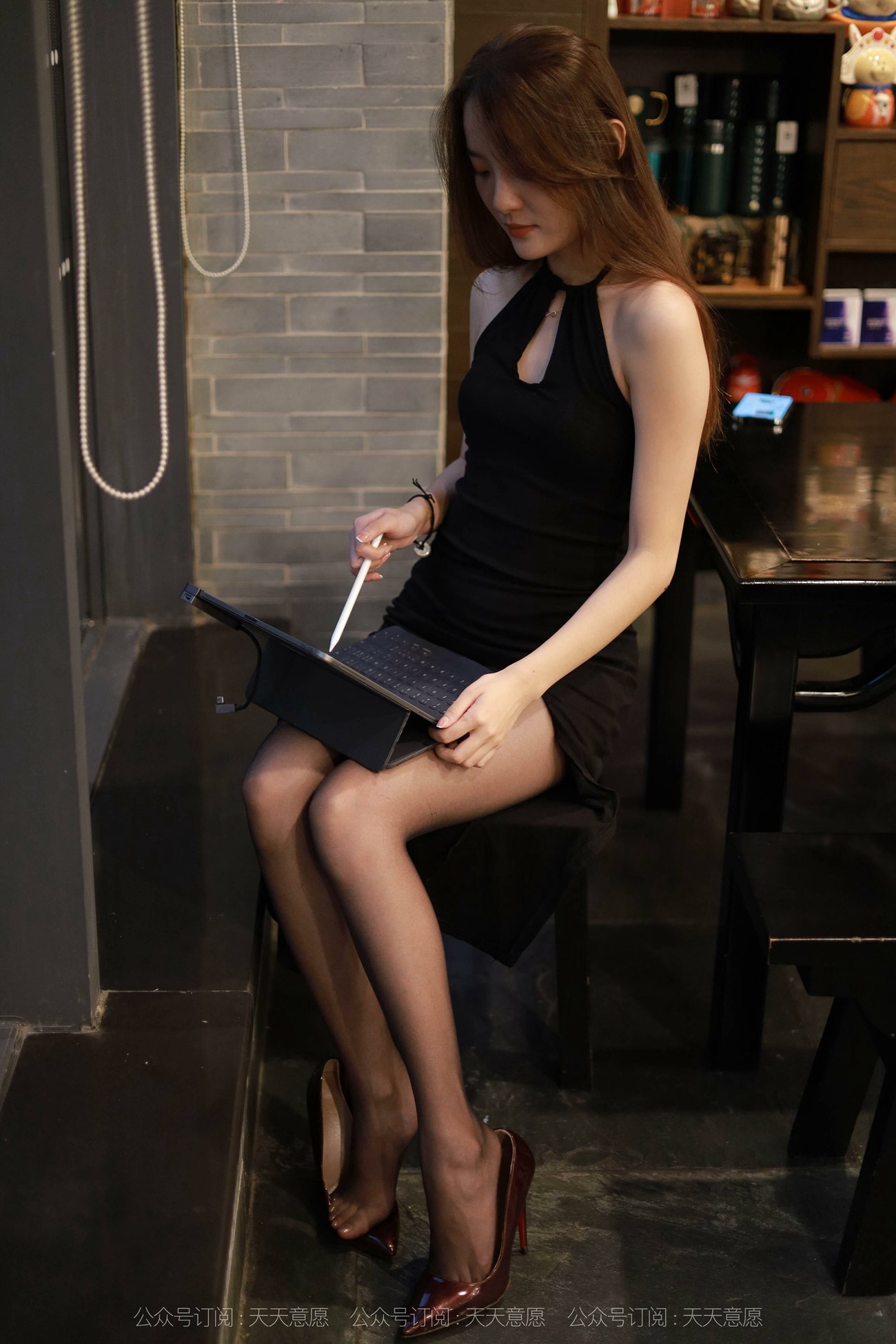 [IESS异思趣向] 耽丝 201013 婉苹的黑色长裙 [88P]第8张
