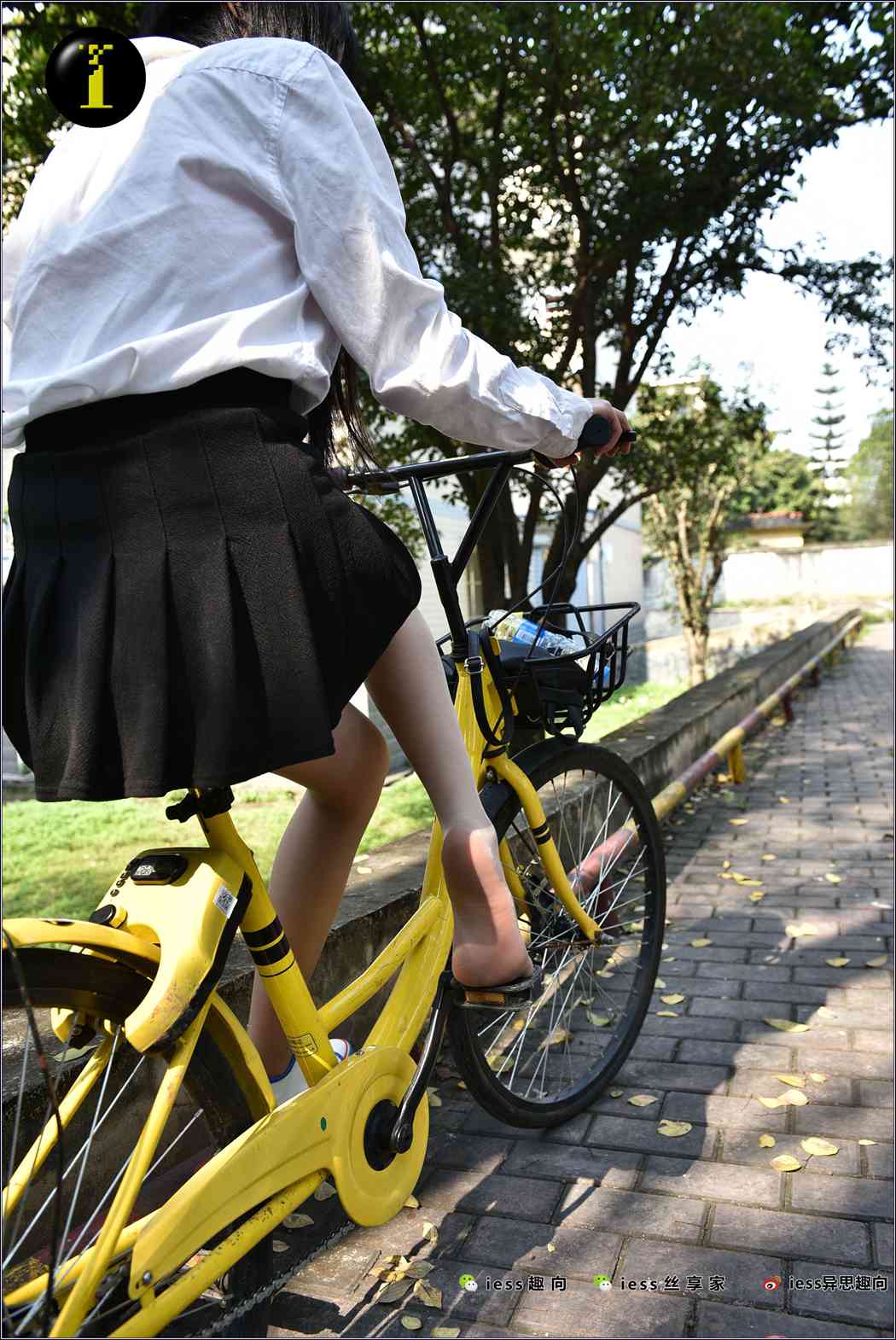 [IESS异思趣向] 普惠集 033 琪琪 16岁的单车少女 在现浏览第5张