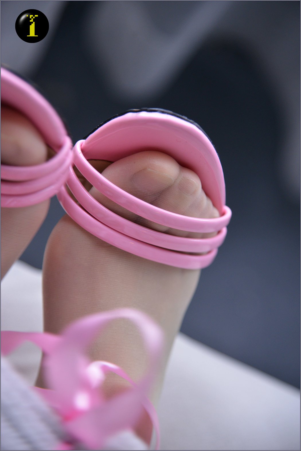[IESS异思趣向] 普惠集 035-幸子 粉色绑带高跟鞋 在现浏览第2张