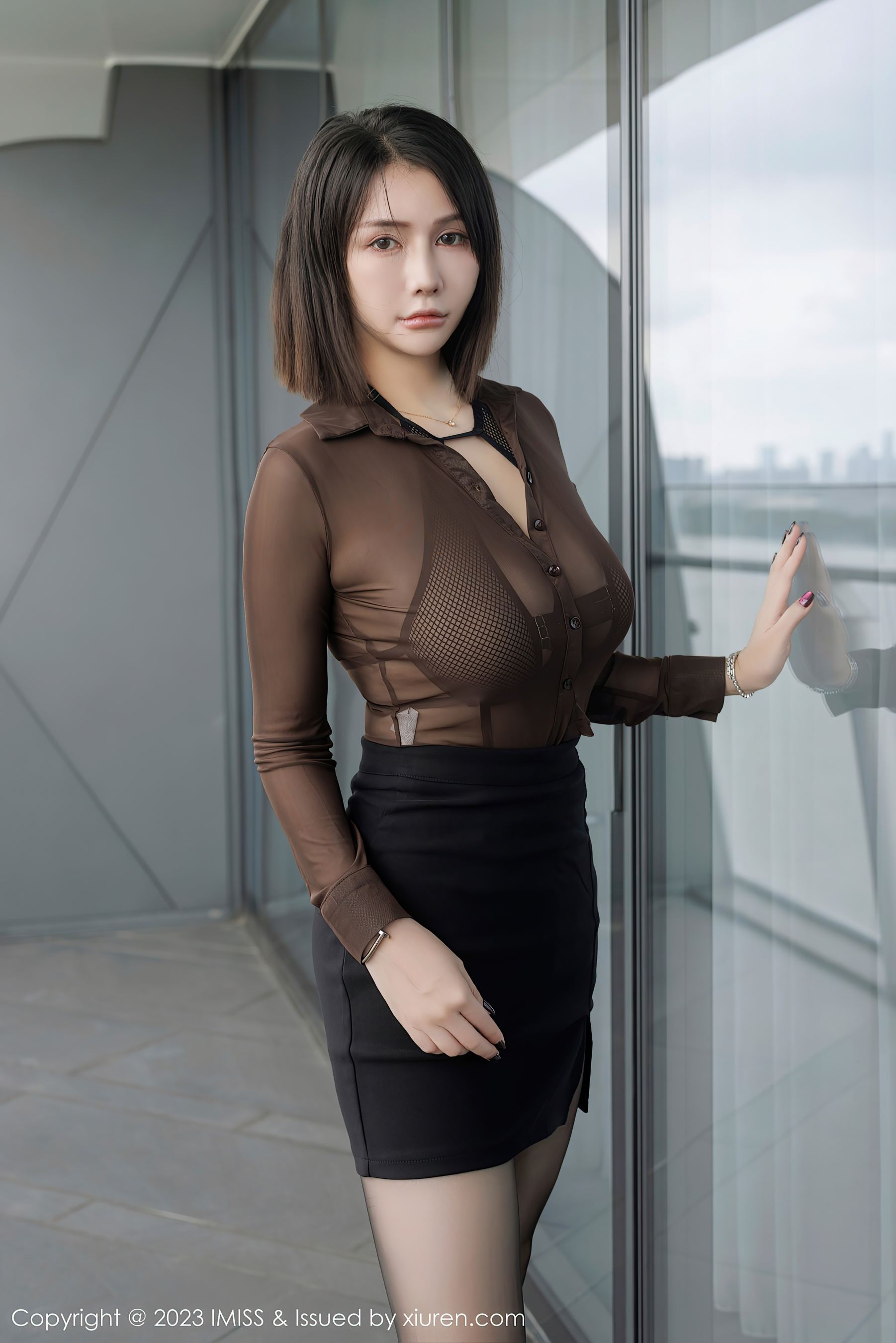 爱蜜社 VOL.744 Evon陈赞之 黑丝短裙第22张