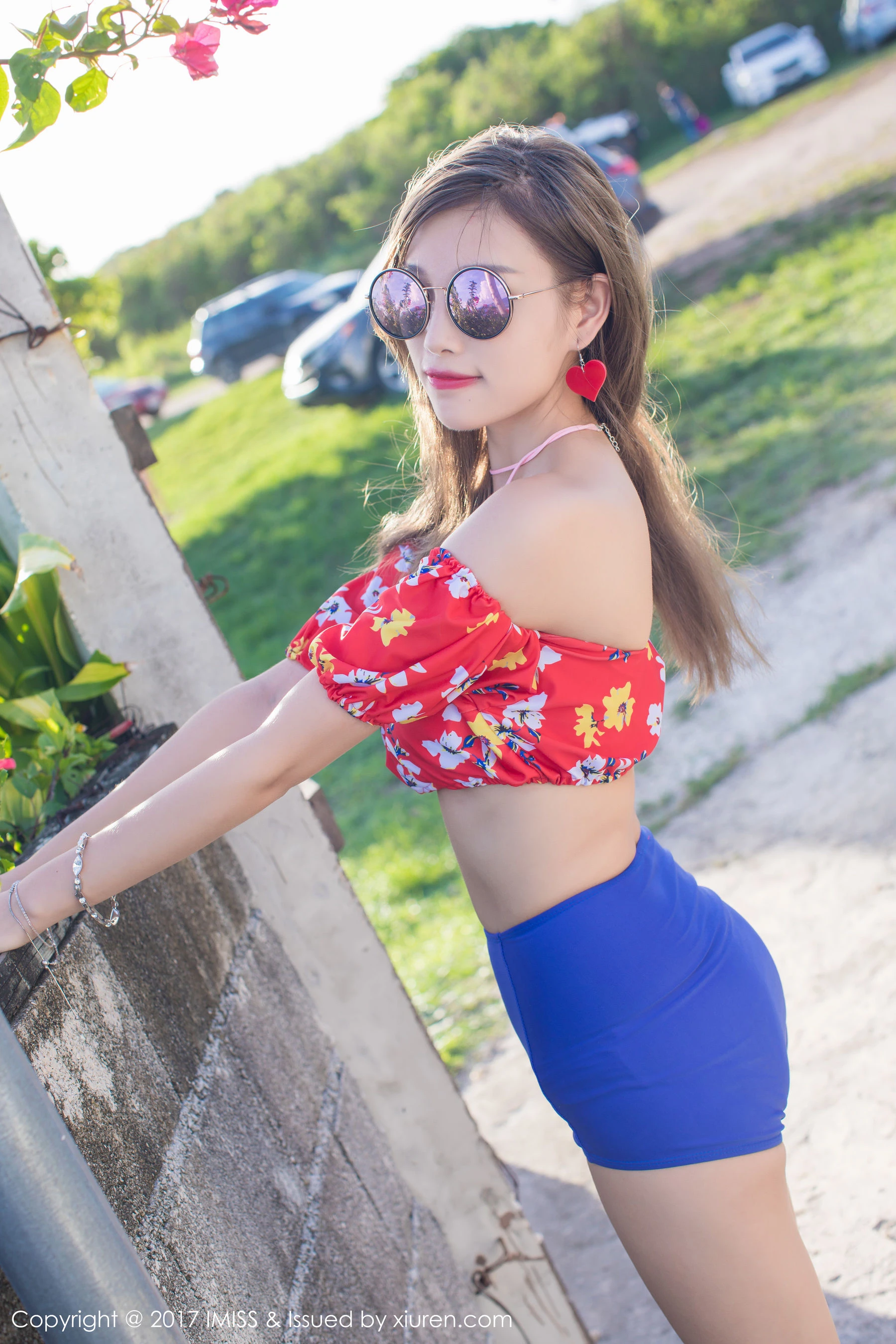  杨晨晨sugar《室外清新大秀美腿系列》 爱蜜社IMiss Vol.189第12张