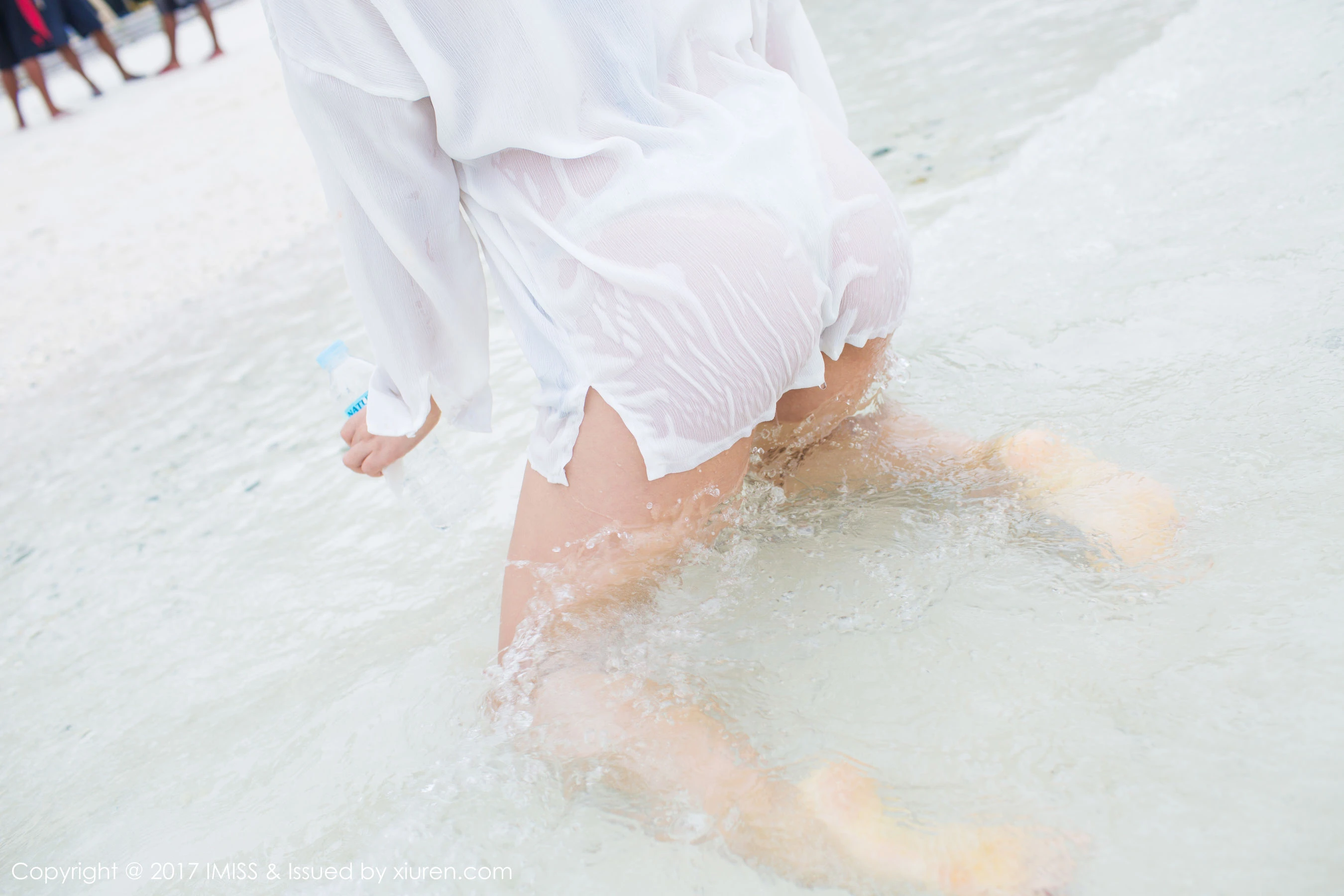 杨晨晨/玛鲁娜/许诺Sabrina/兜豆靓《海边众女神美臀福利》 爱蜜社 Vol.150第4张