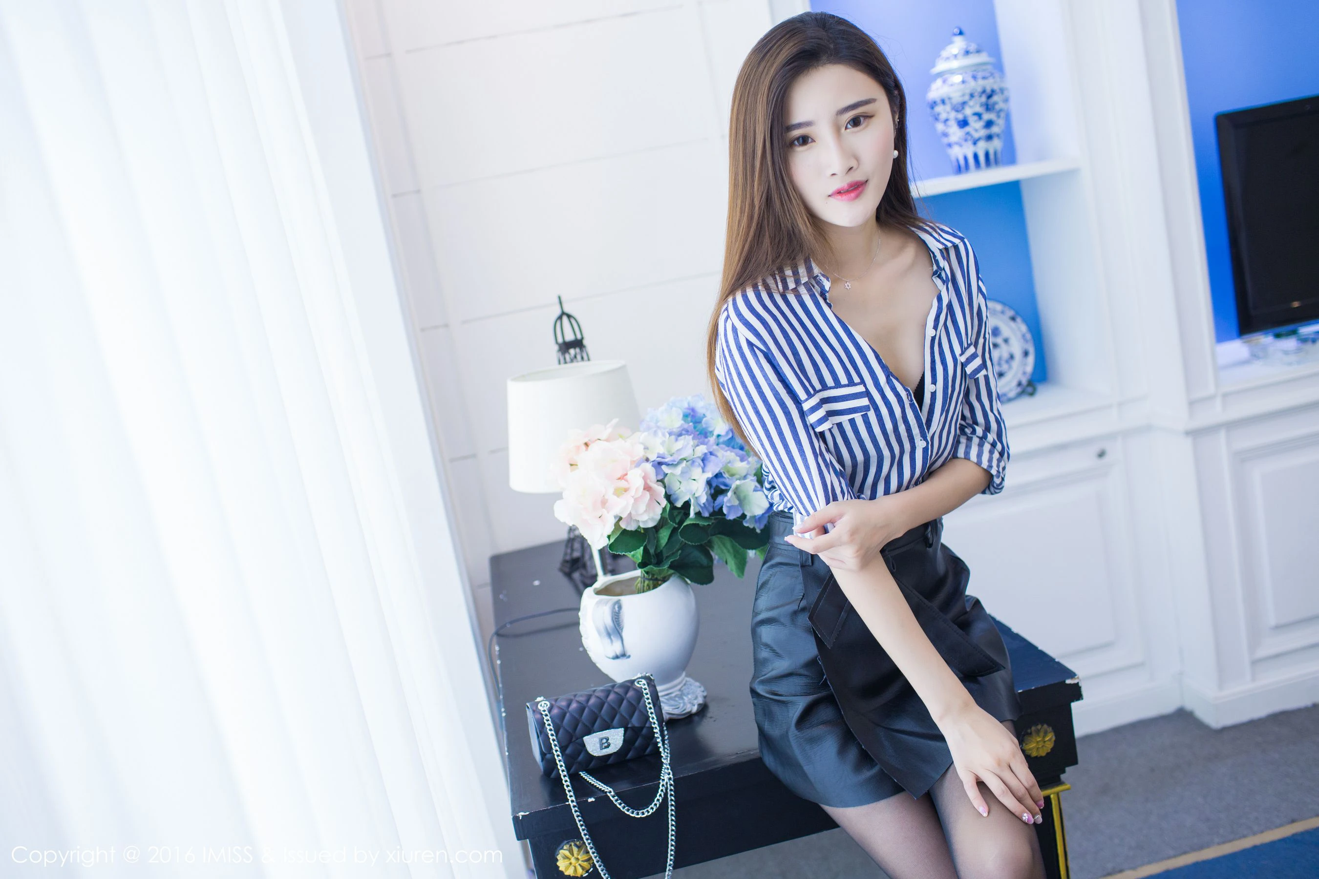 格格污巫《温文尔雅、小家碧玉型美女》 爱蜜社IMiss Vol.135第16张