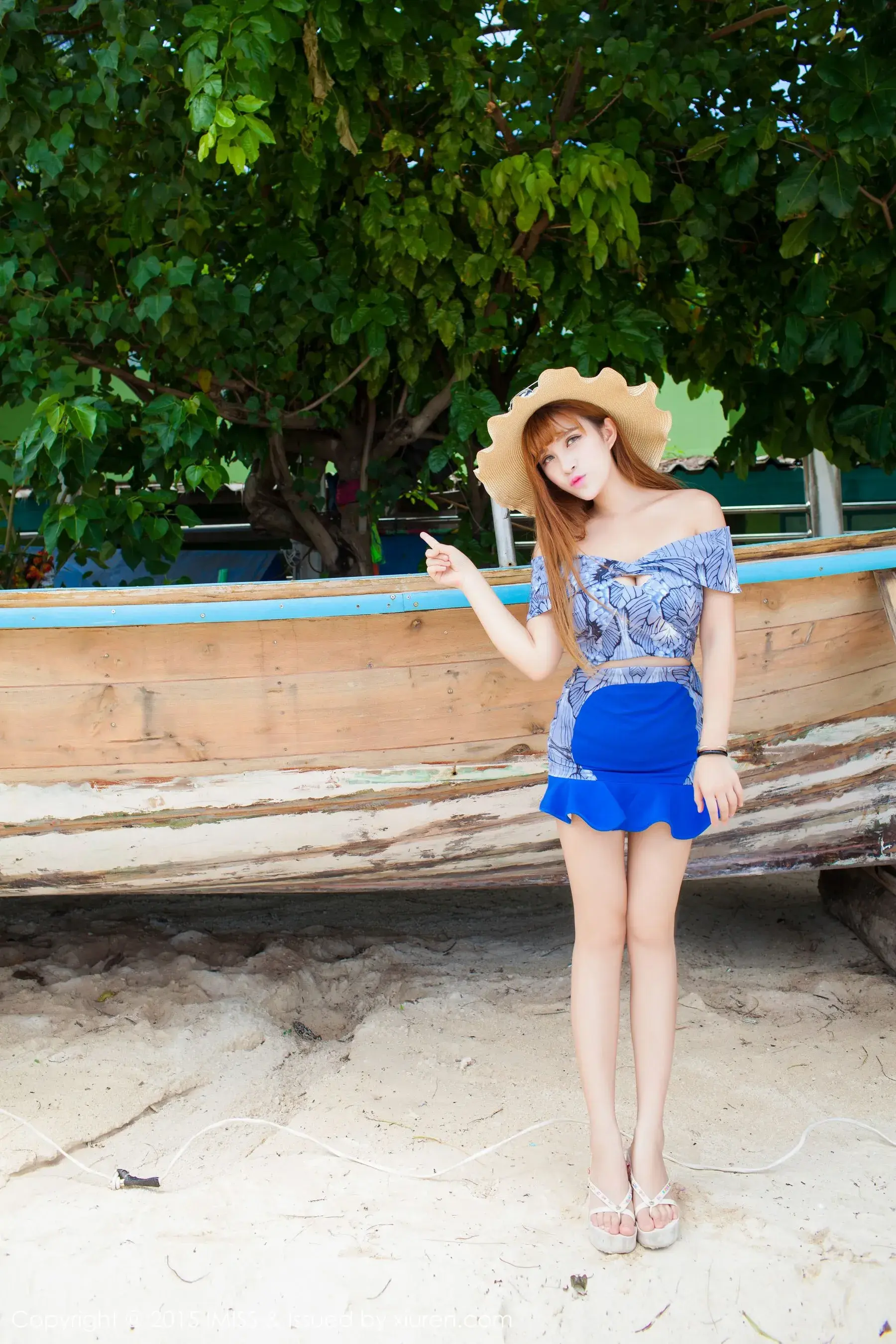 LalaBaby啦啦《傲人胸围+修长美腿》 爱蜜社IMiss Vol.044第12张