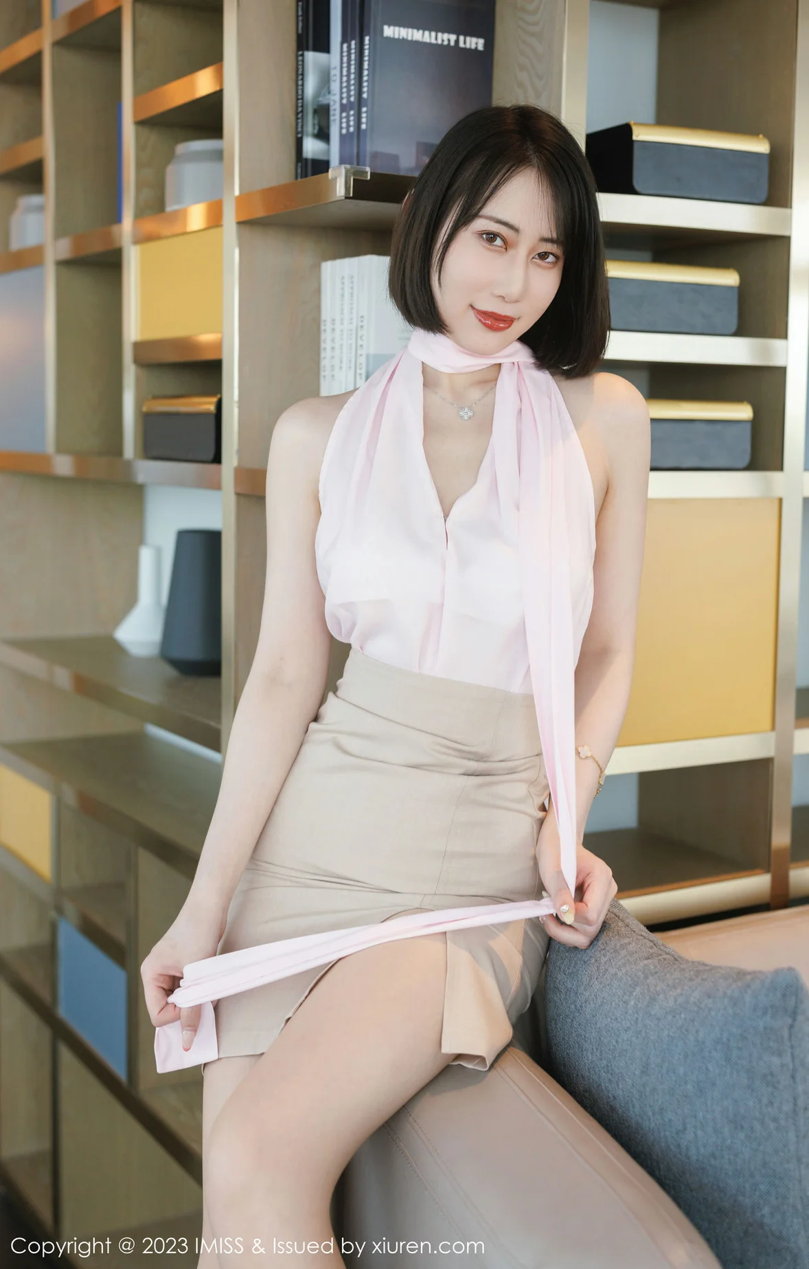  爱蜜社 Vol.736 瑞妤 清纯甜美性感写真 [52P]第1张