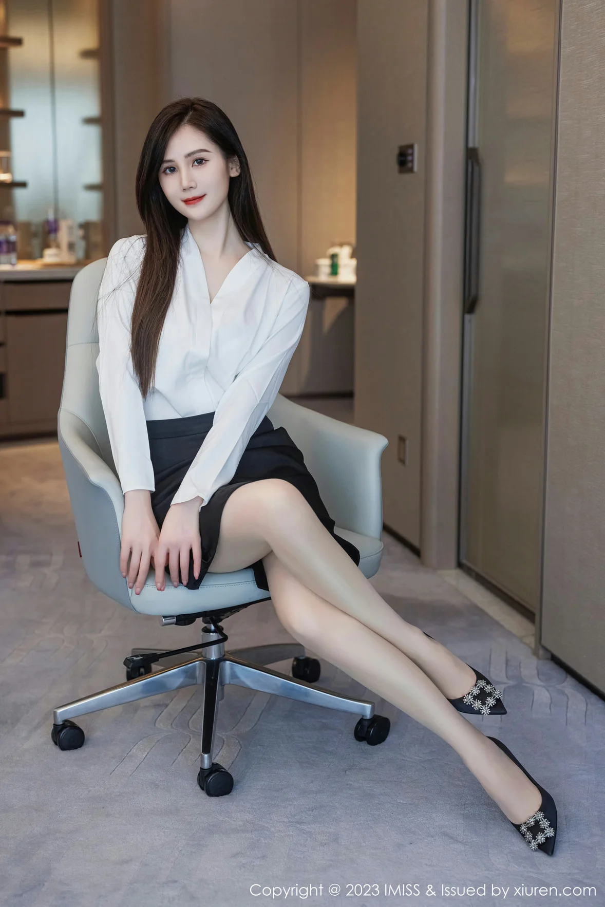  爱蜜社 Vol.739 SISY思 黑色Ol性感写真 [48P]第4张