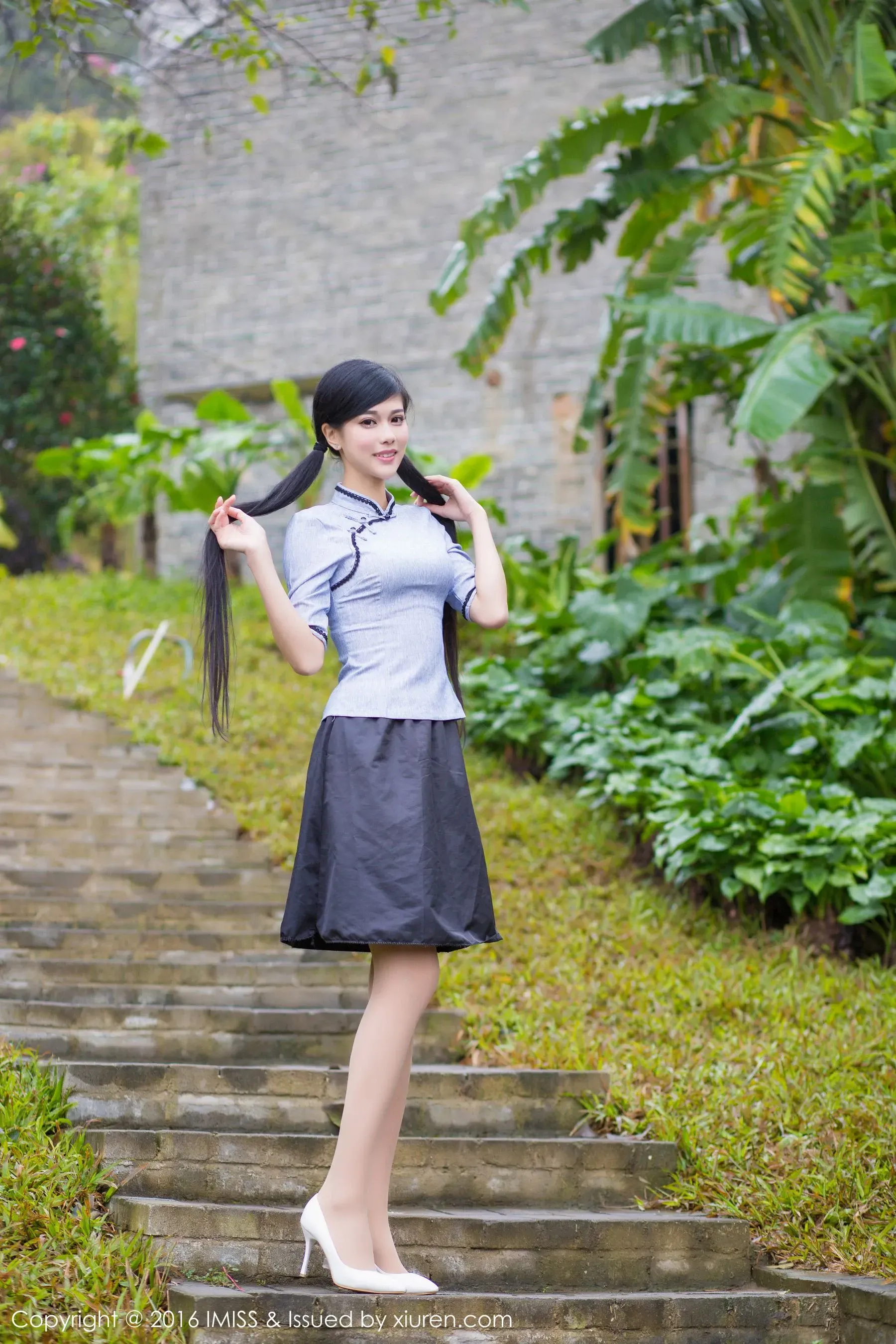 王曼妮、谭小雅《古典旗袍系列》爱蜜社IMiss Vol.070第10张