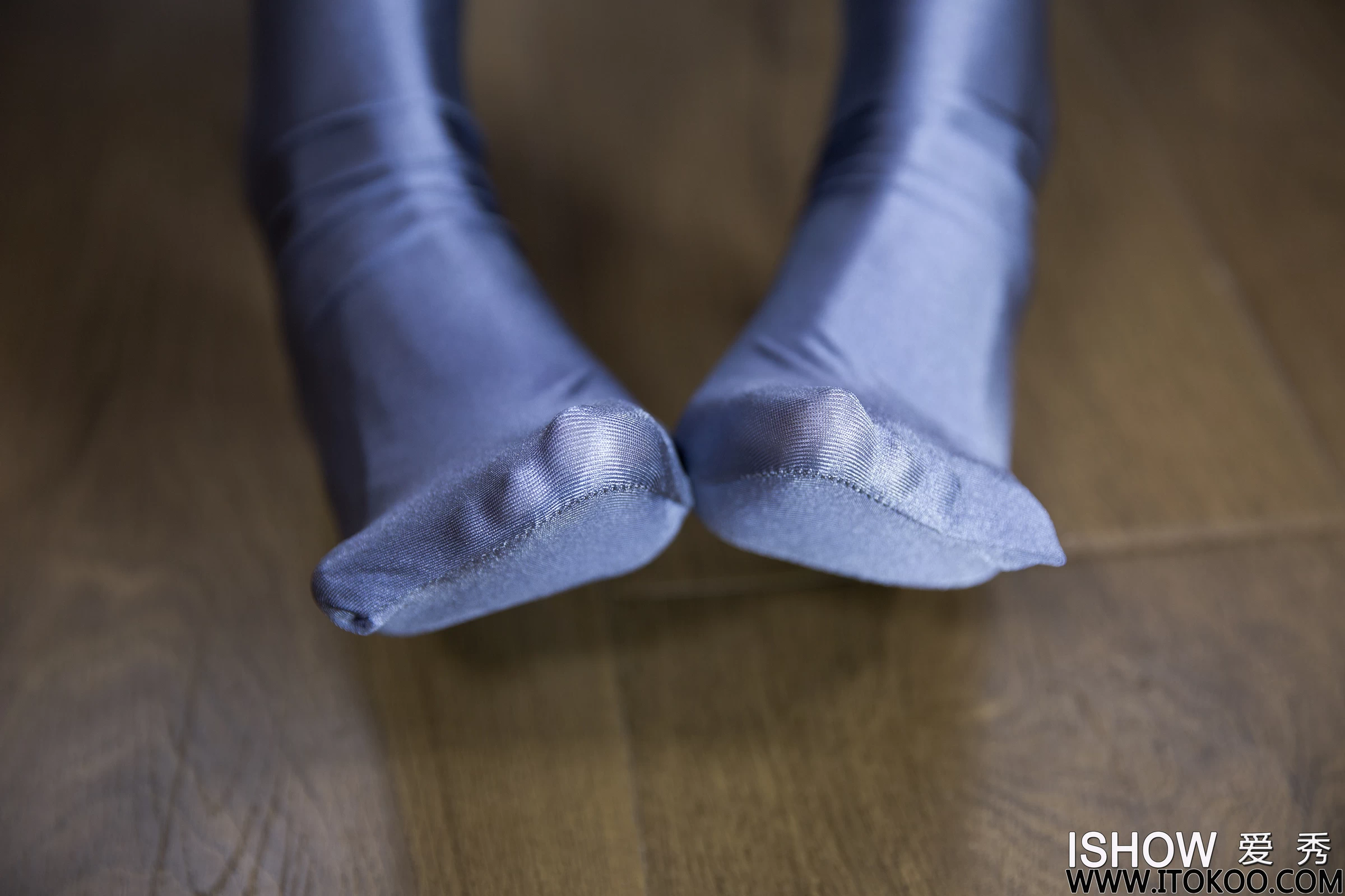 [ISHOW爱秀]NO.283 阳光少女 杨伊伊Eva 黄色紧身上衣加银色打底裤性感私房写真集第7张