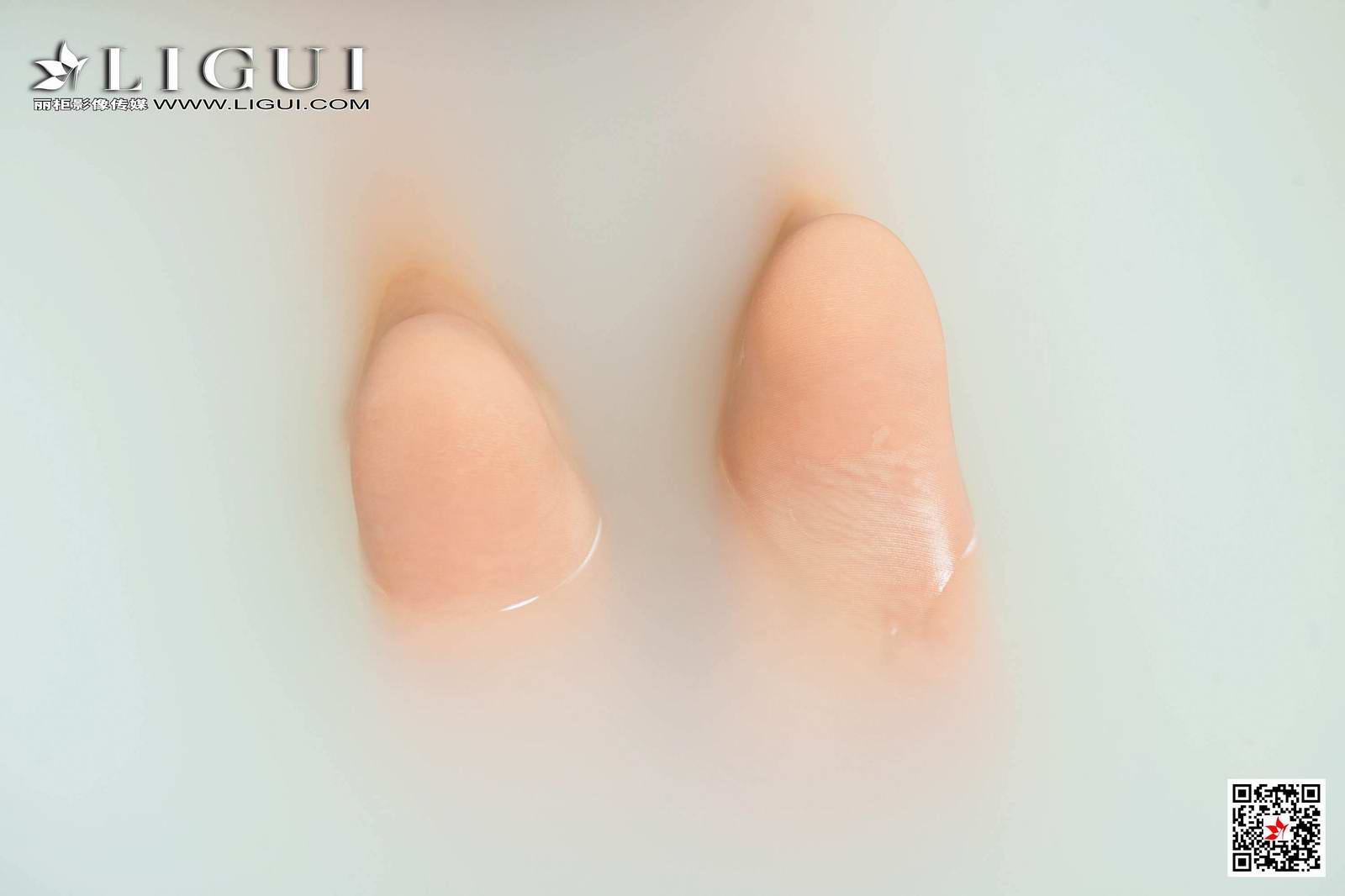 Ligui丽柜  2020.05.27《香浴名莲》潘潘第4张