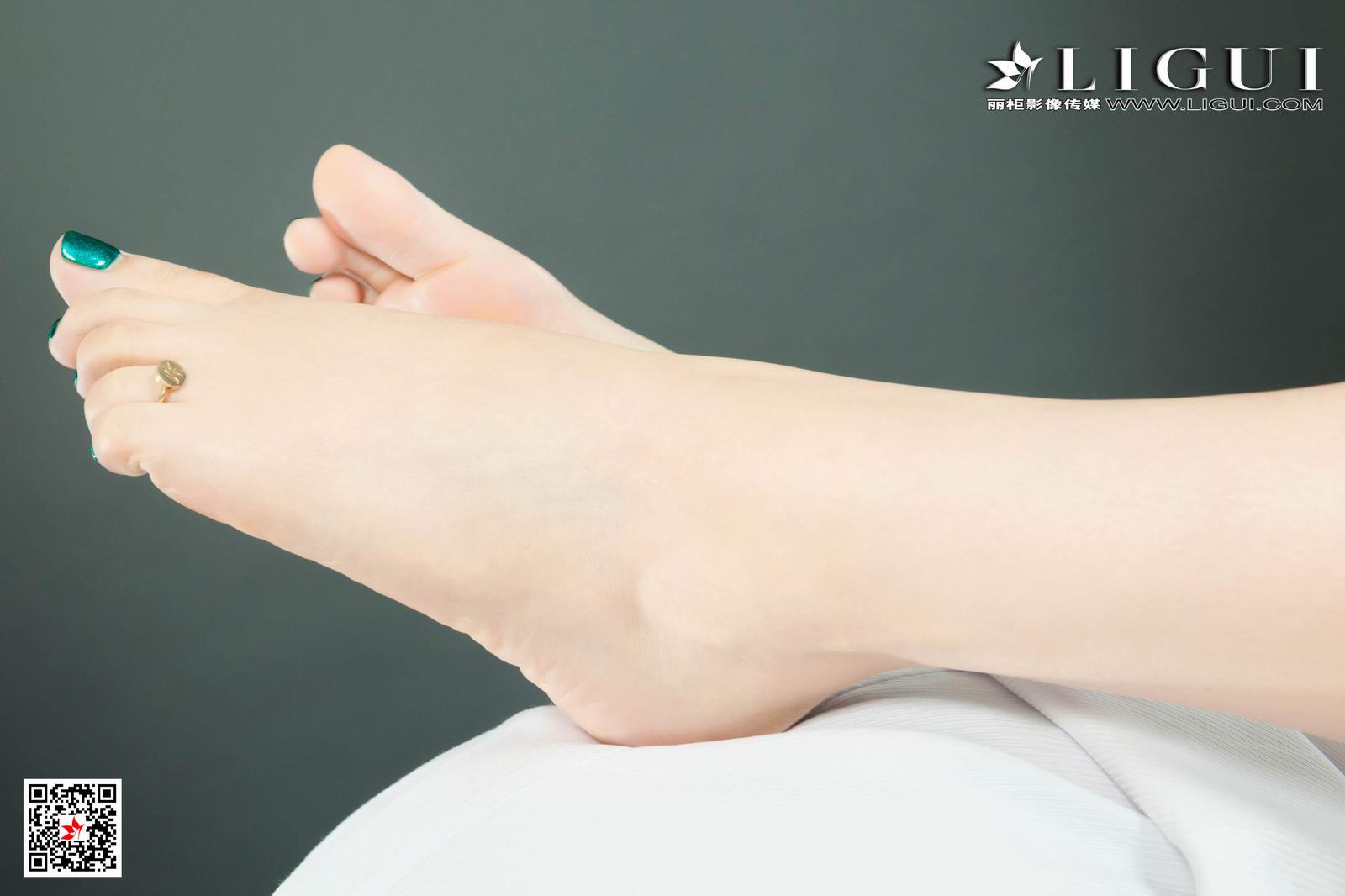 Ligui丽柜 2020.08.14《双生花》の 柔美肌香唇趾第5张