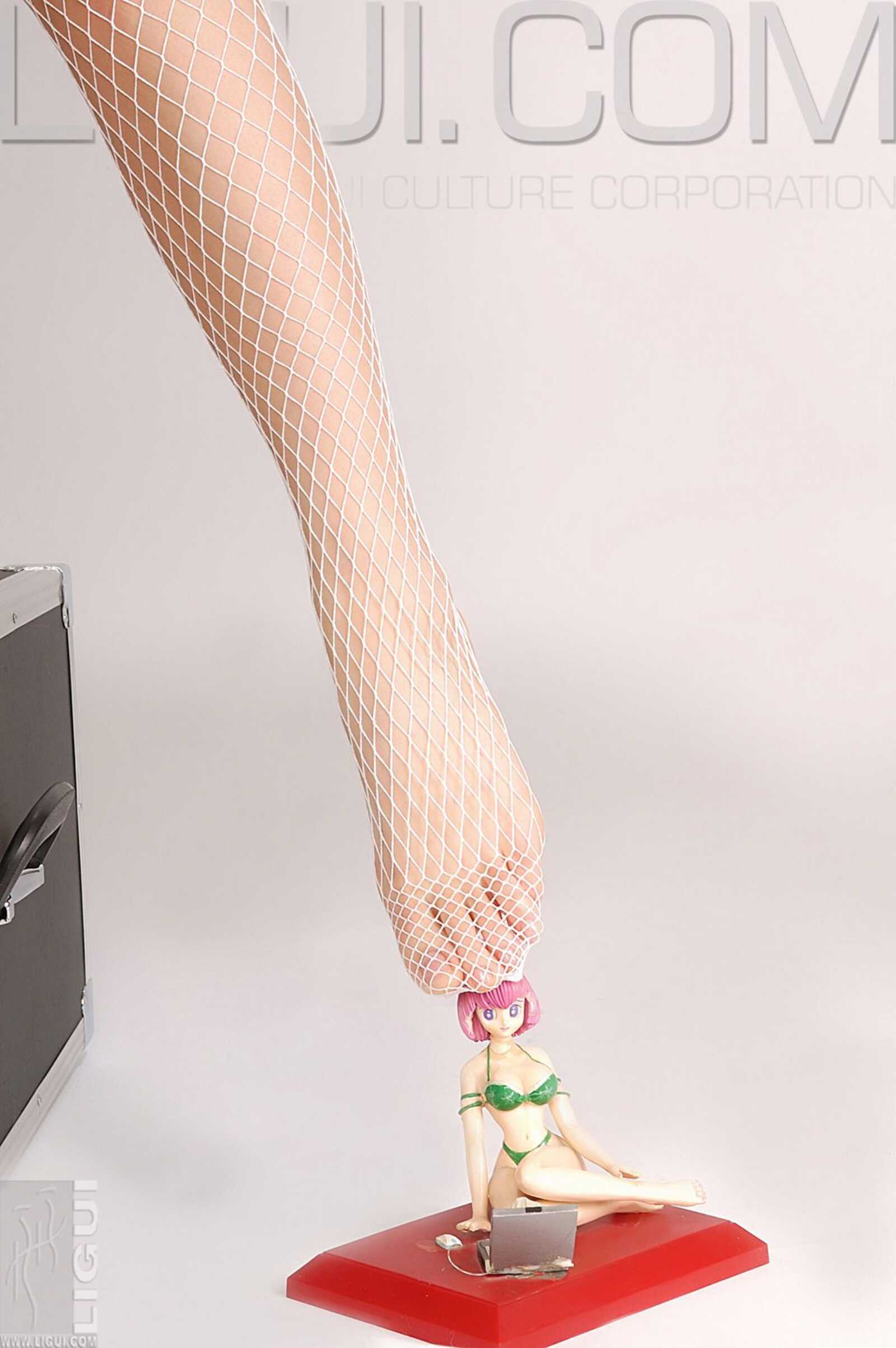 [丽柜LiGui] Model 海伦《粉色的诱惑》丝足写真集图第1张