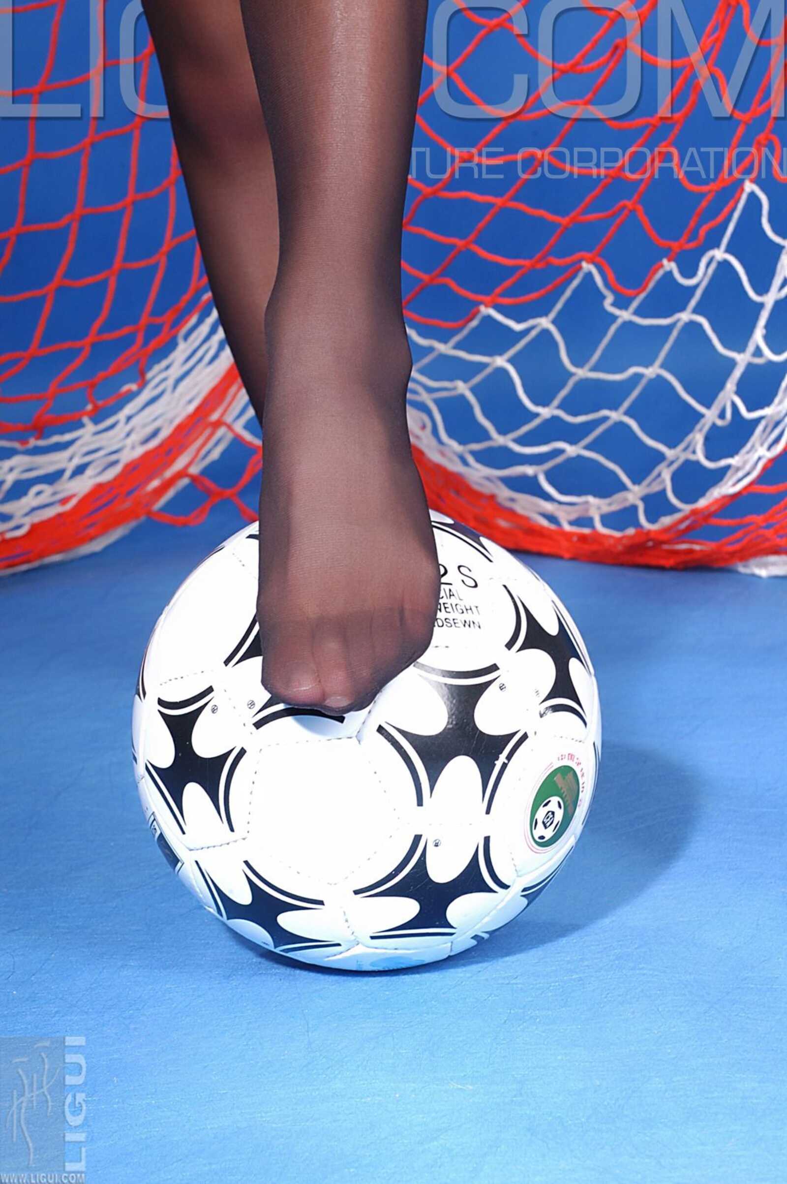 [丽柜LiGui] Model 默默《足球寶貝》丝足写真集图片第5张