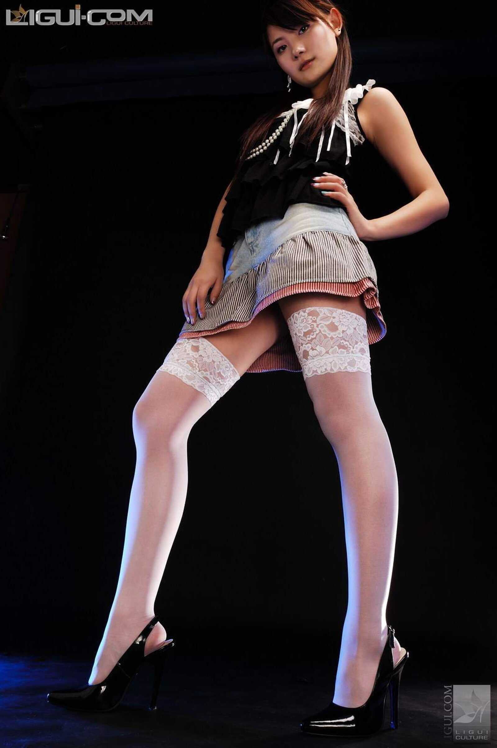 [丽柜LiGui] Model 龙洋《黑白碰撞的北极光》丝足写第1张