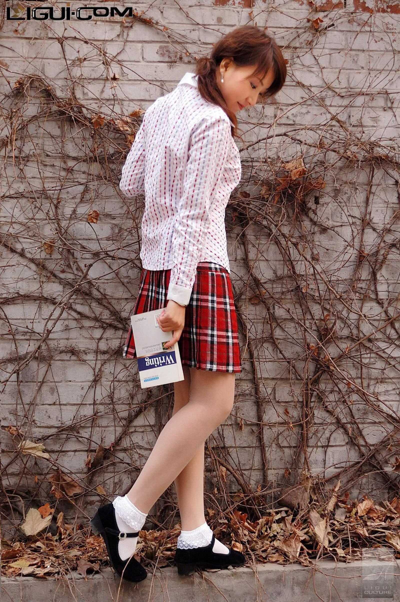 [丽柜LiGui] Model 英子《初恋布鞋女孩》丝足写真图第12张