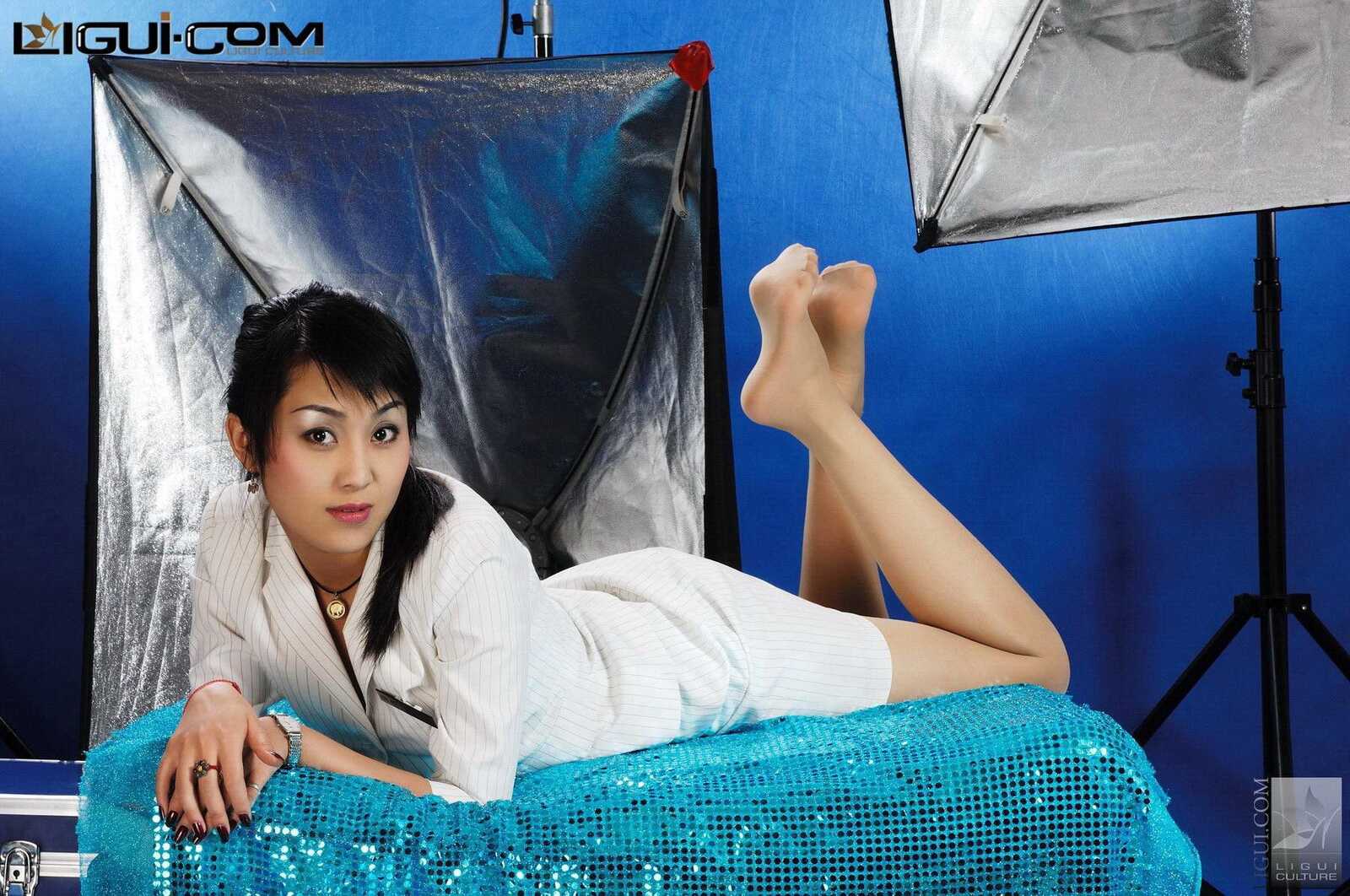 Model 琳达《燃情丝袜玉足是聚光灯永恒的焦点》第3张