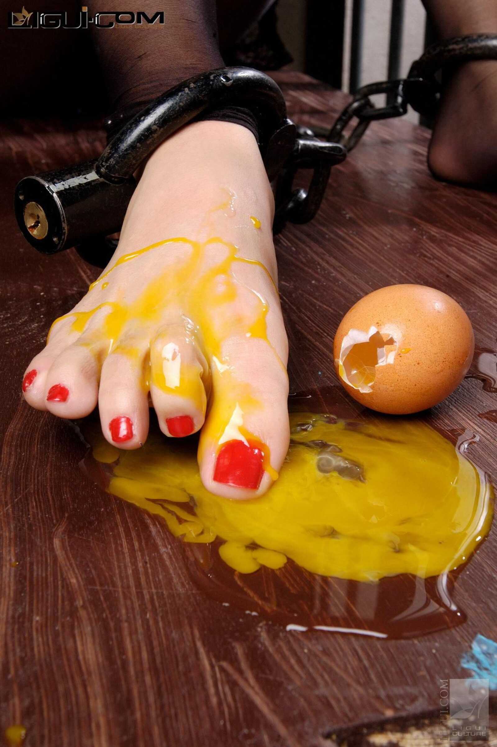 [丽柜美束LiGui] Model Saya《黑丝脚铐》丝足写真图第11张