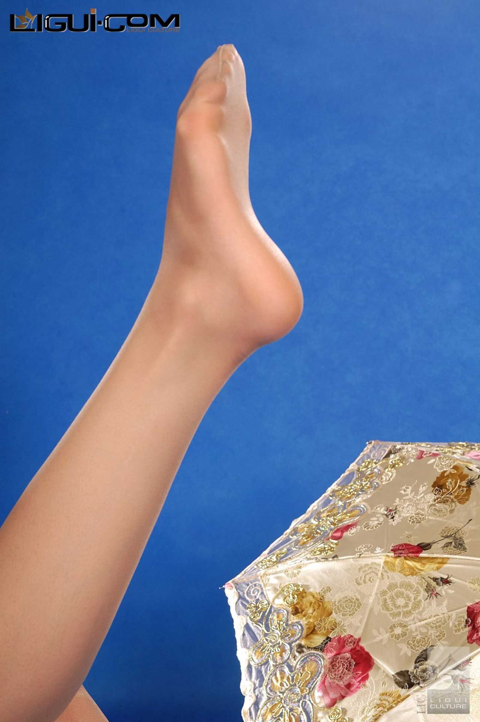 Model 冰清《清凉一夏》 [丽柜LiGui] 丝足写真图片第5张