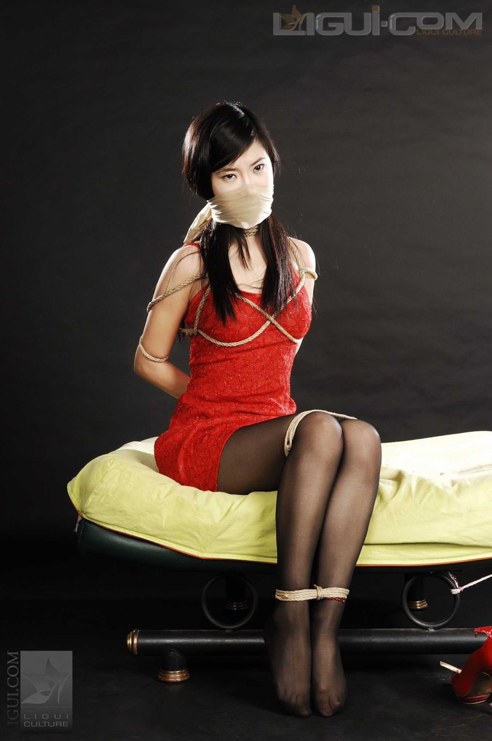 Model 卡鲁鲁《俏皮可爱小美女伊贺流袜堵式束缚第13张