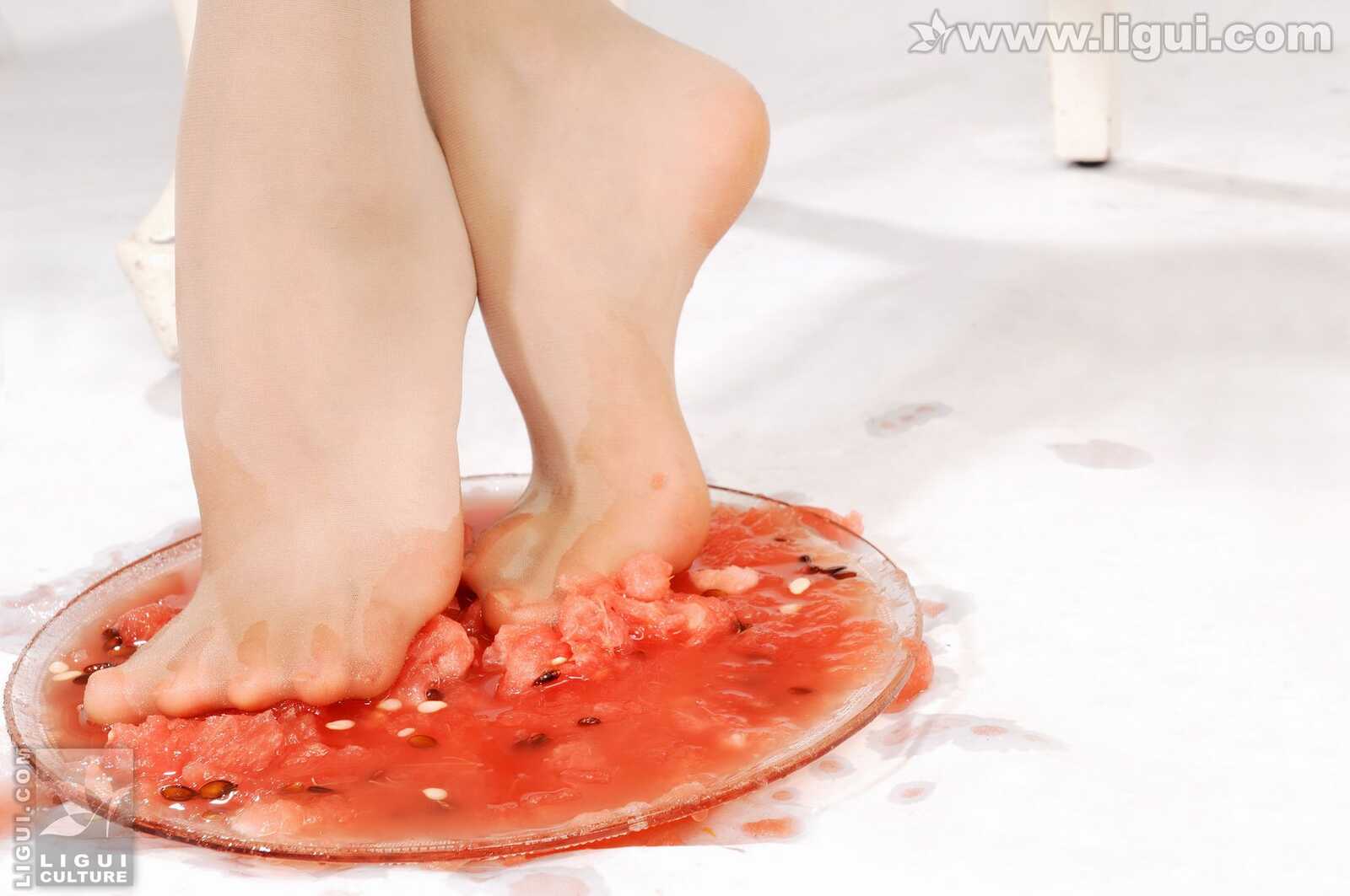 Model 伊园《甜美丝足炸出的西瓜汁》 [丽柜LiGui第3张