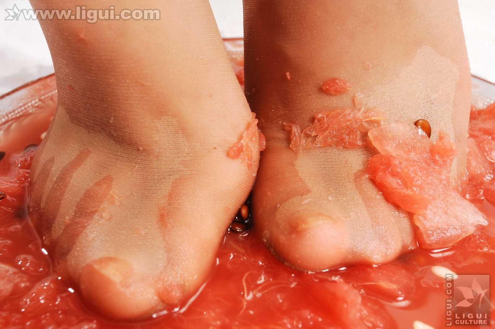 Model 伊园《甜美丝足炸出的西瓜汁》 [丽柜LiGui第1张