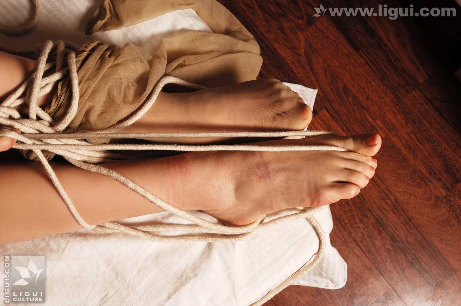 Model 尤美《含苞待放鐐銬系列》 [丽柜美束LiGui第1张