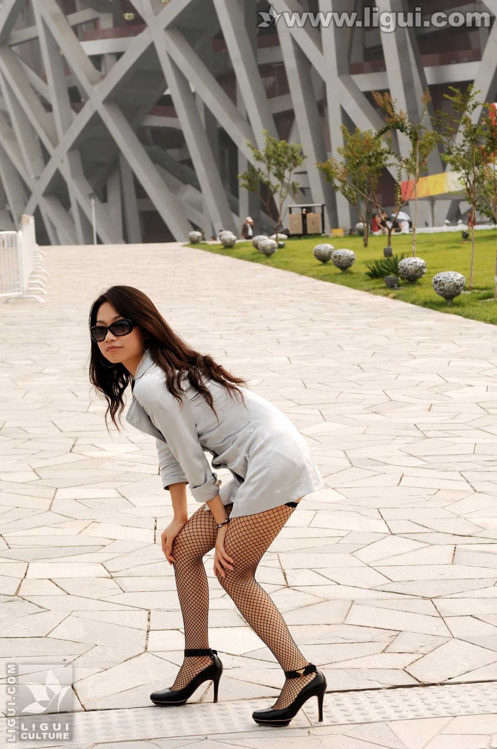 Model 海伦《奥运赛场与运动健儿比拼丝腿》 [丽柜第8张