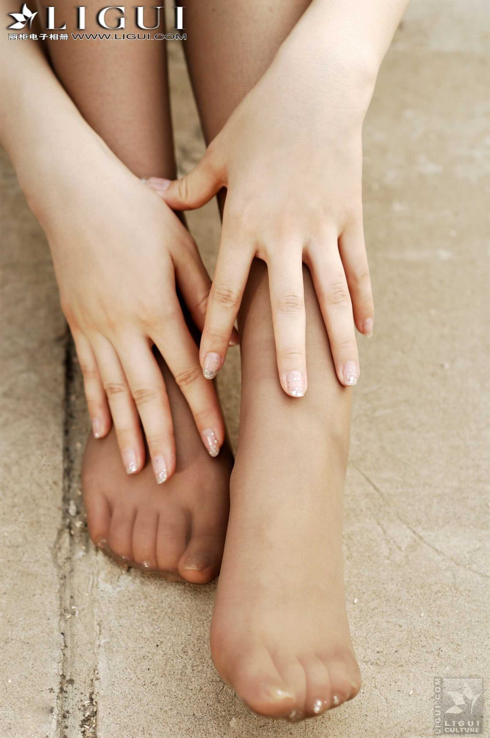 Model Vicky《唯美的外景表演》 [丽柜LiGui] 美腿玉足第6张