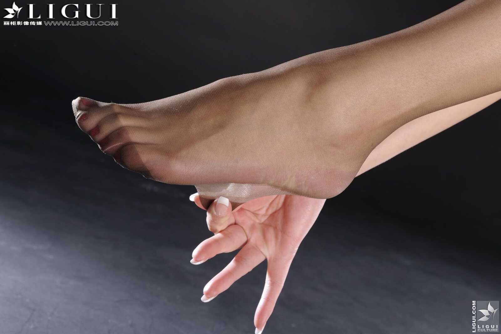 Model Cherry《火红的中国情》 [丽柜LiGui] 美腿玉足第12张