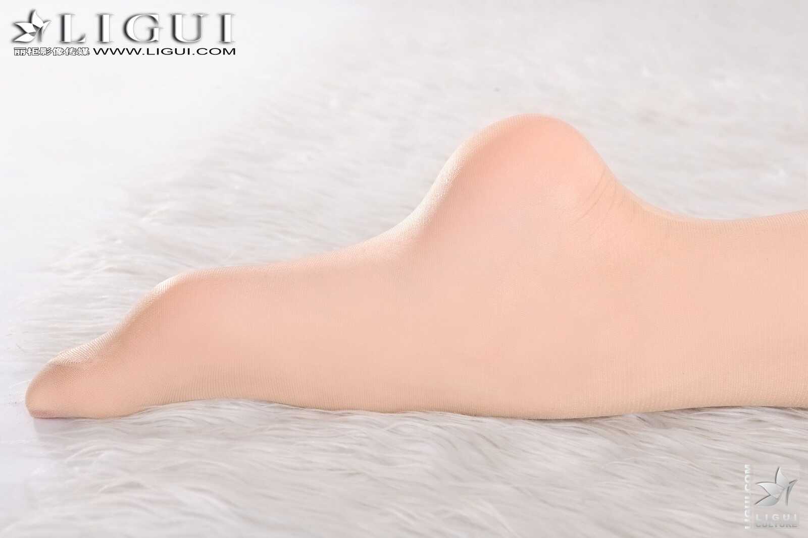 Model 樂樂《丝足美腿的诱惑》 上下合集 [丽柜L第2张