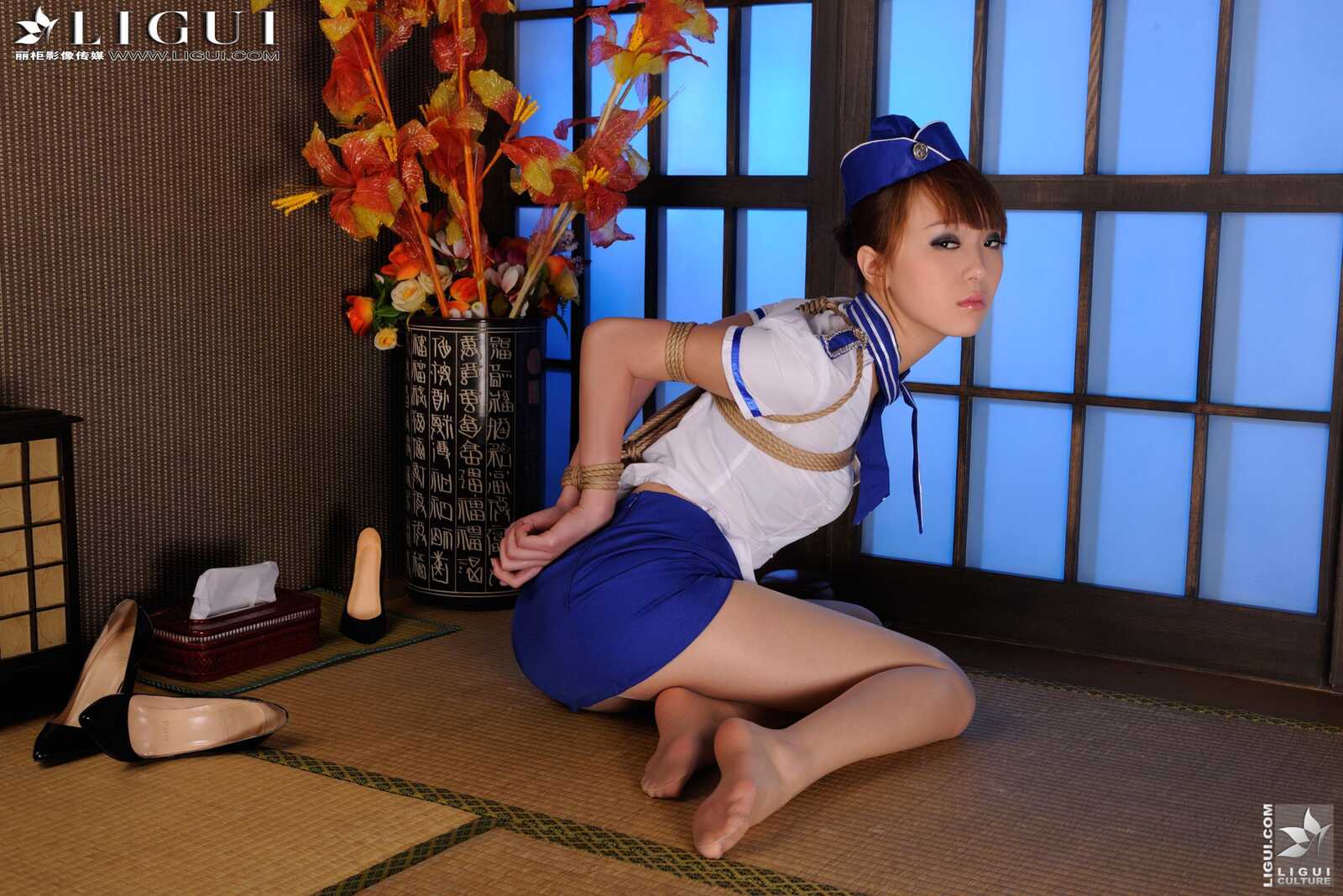 Model 桃子《空姐制服捆绑绳艺》 [丽柜美束LiGui第4张