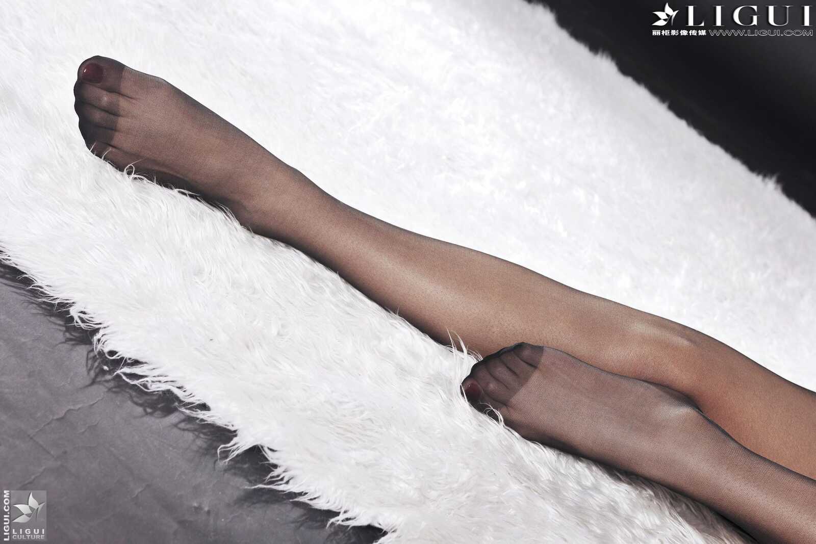 Model 安娜《职业装黑丝美足》 [丽柜LiGui] 美腿玉第10张