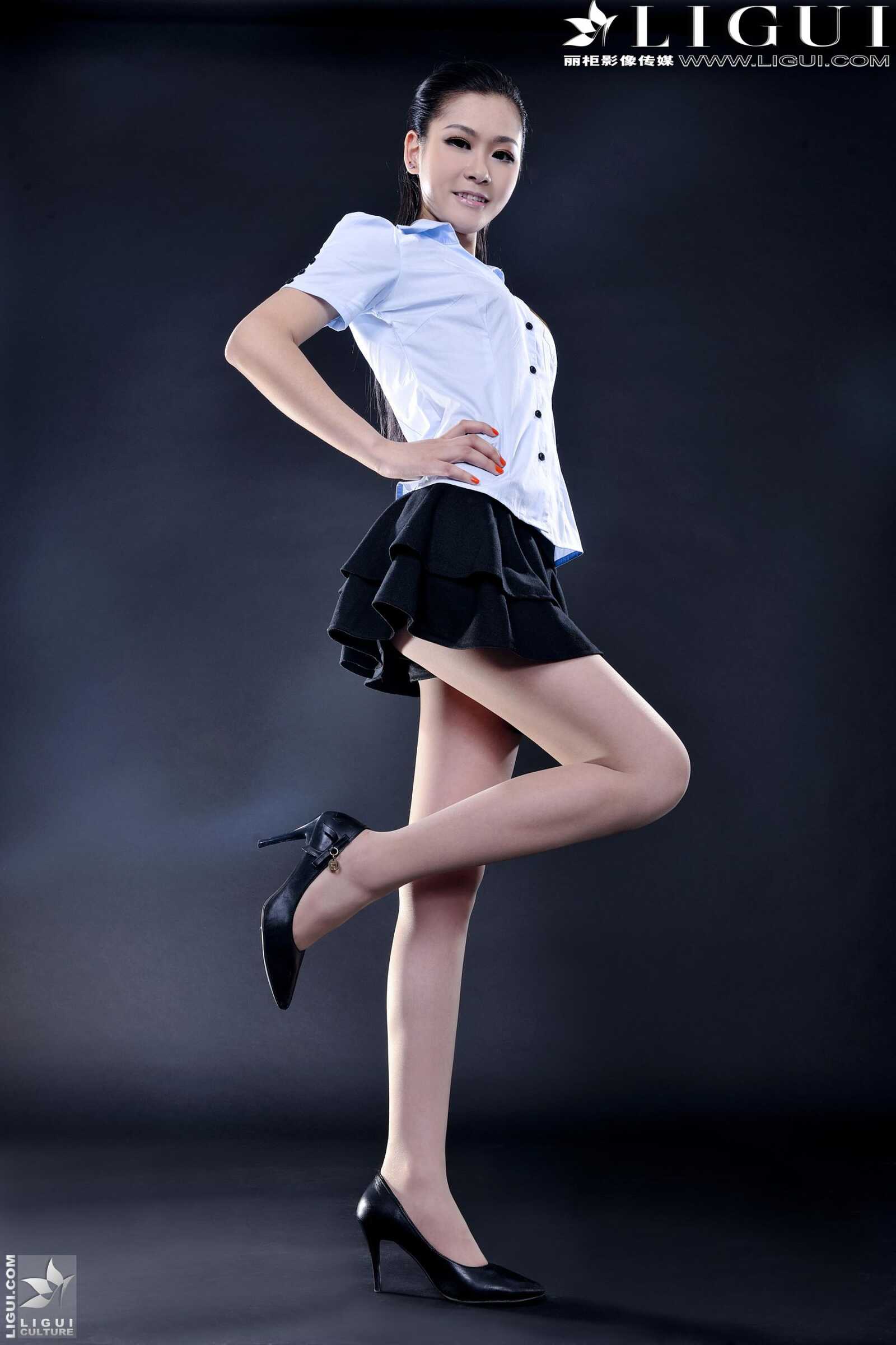 Model 凌凌《职业装制服丝足》上下合集  [丽柜L第17张