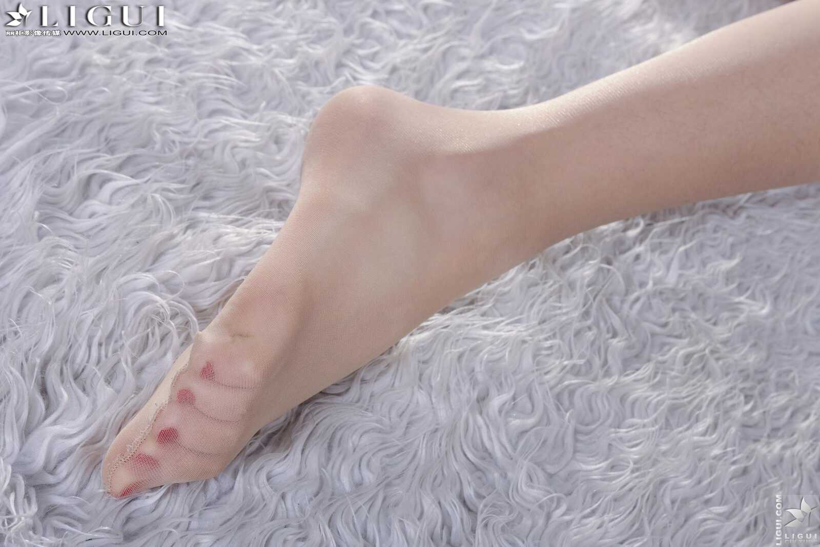 Model 凌凌《职业装制服丝足》上下合集  [丽柜L第6张