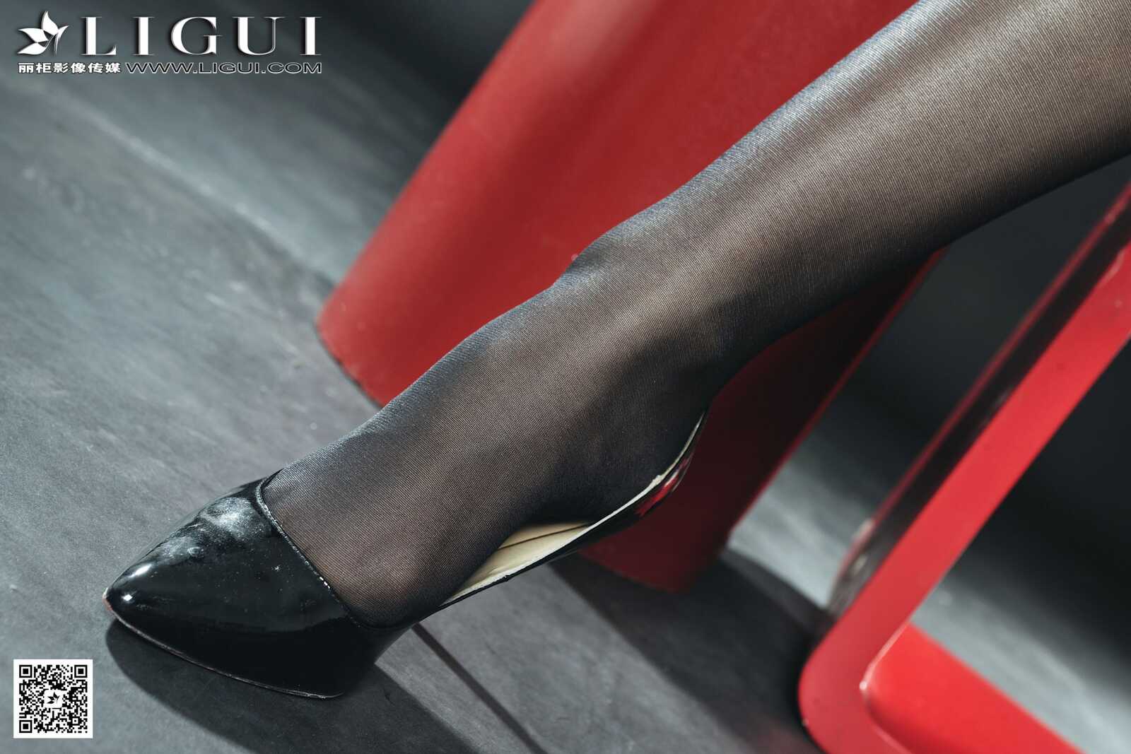 LIGUI文欣《黑丝美腿丝足》 上下部合集 [丽柜] 写第10张