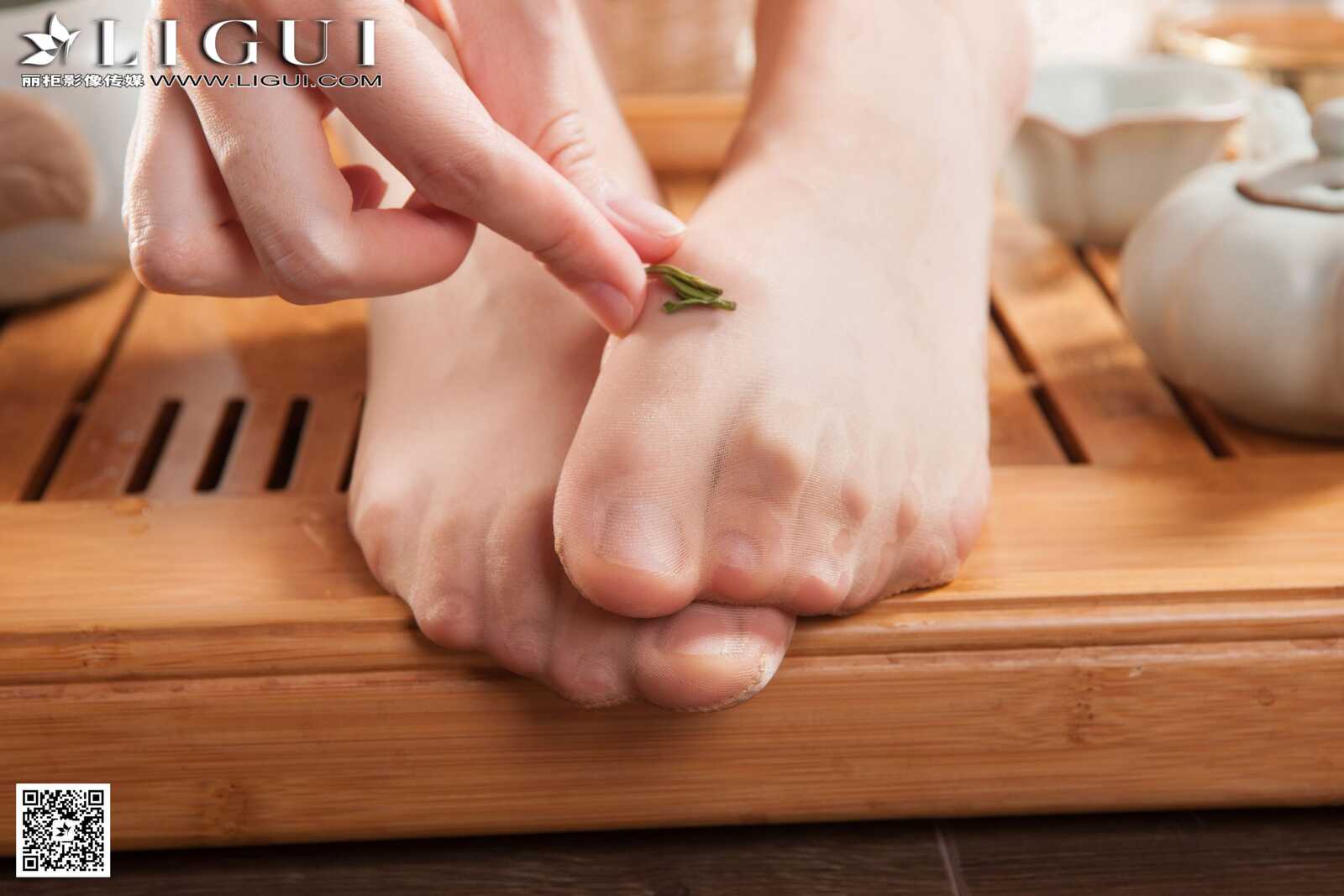 婷婷《旗袍茶道》 [丽柜] 美腿丝足写真集第2张