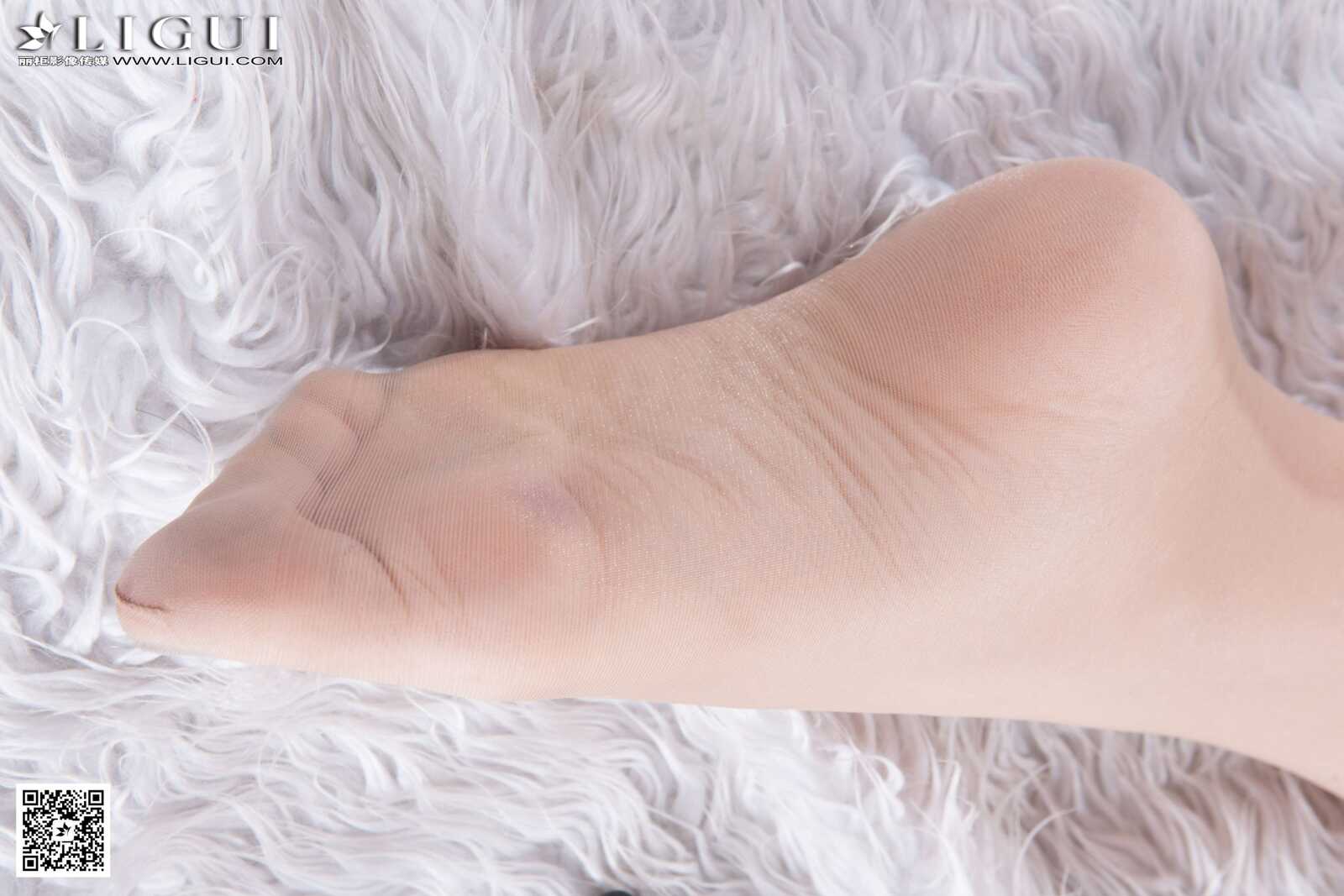 [丽柜LiGui] Model 怡萱《时尚丽人丝足高跟》美腿玉第2张